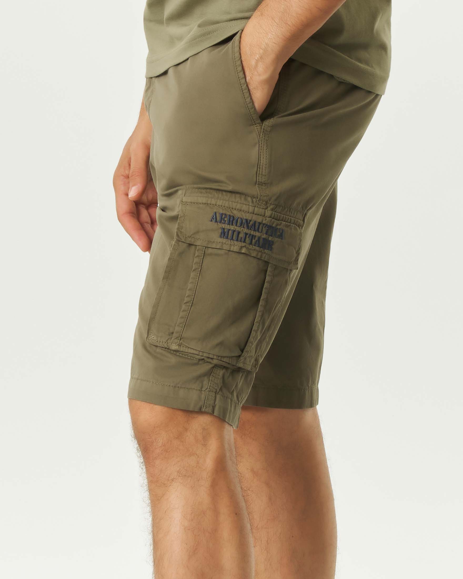 Bermuda cargo Aeronautica Militare verde in gabardina di puro cotone