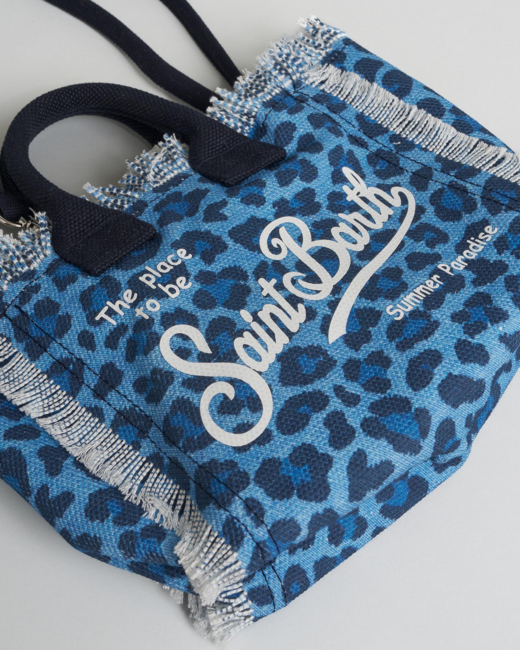Mini Vanity MC2 Saint Barth in cotone leopardata blu e denim con frange e scritta logo bianca image