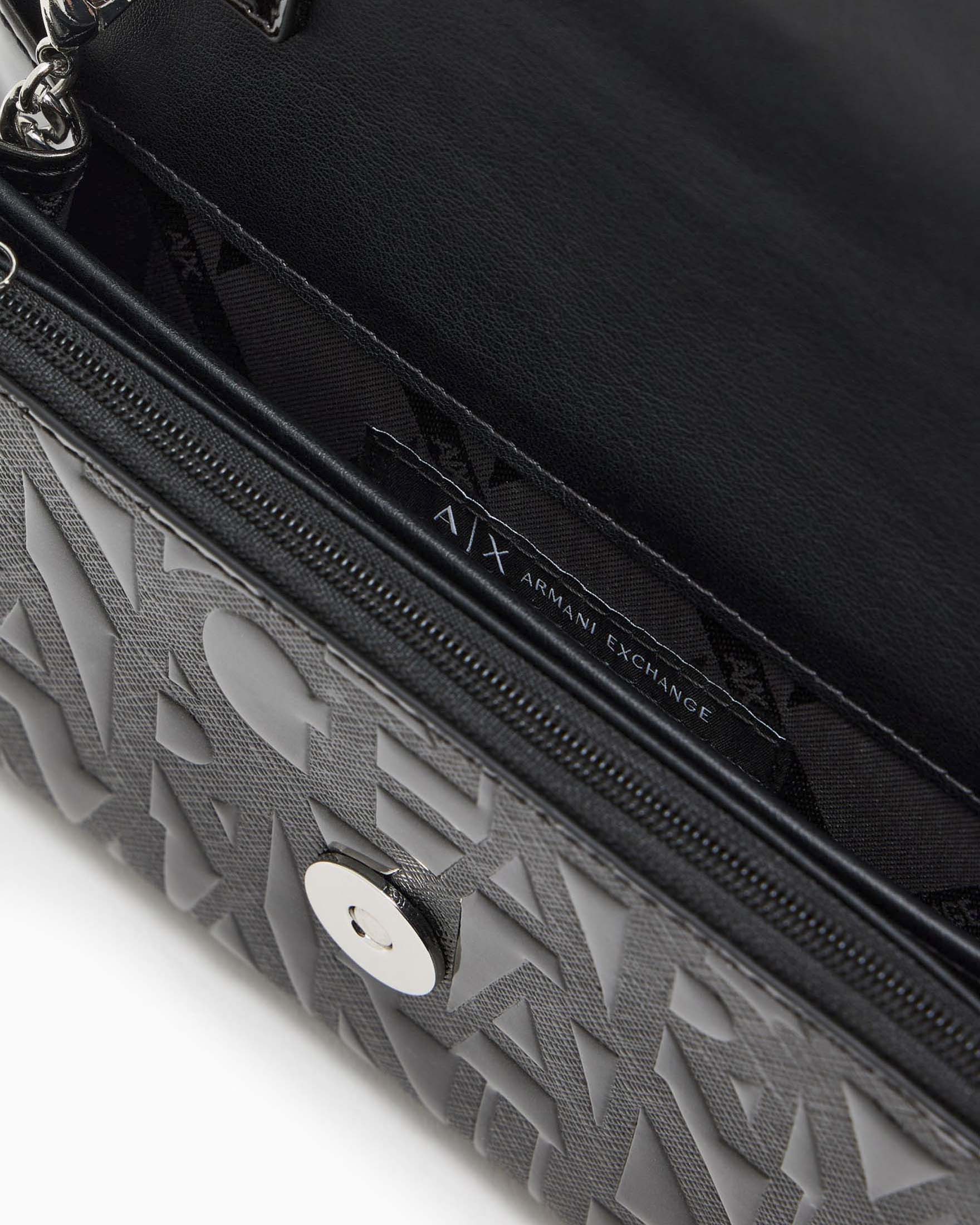 Portafoglio con tracolla a catena Armani Exchange nero con logo all over in rilievo image
