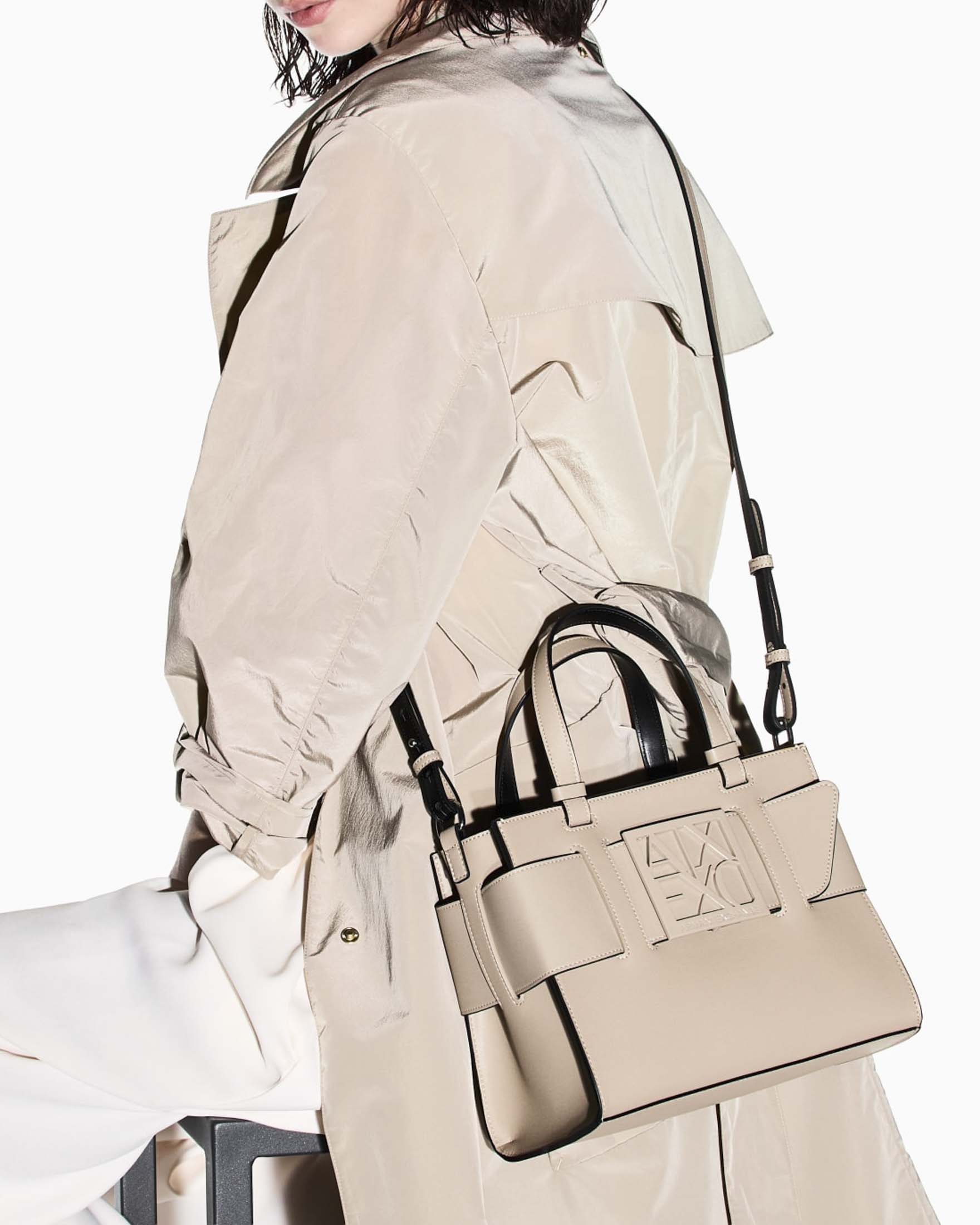 Tote bag piccola Armani Exchange tortora con doppi manici e tracolla image
