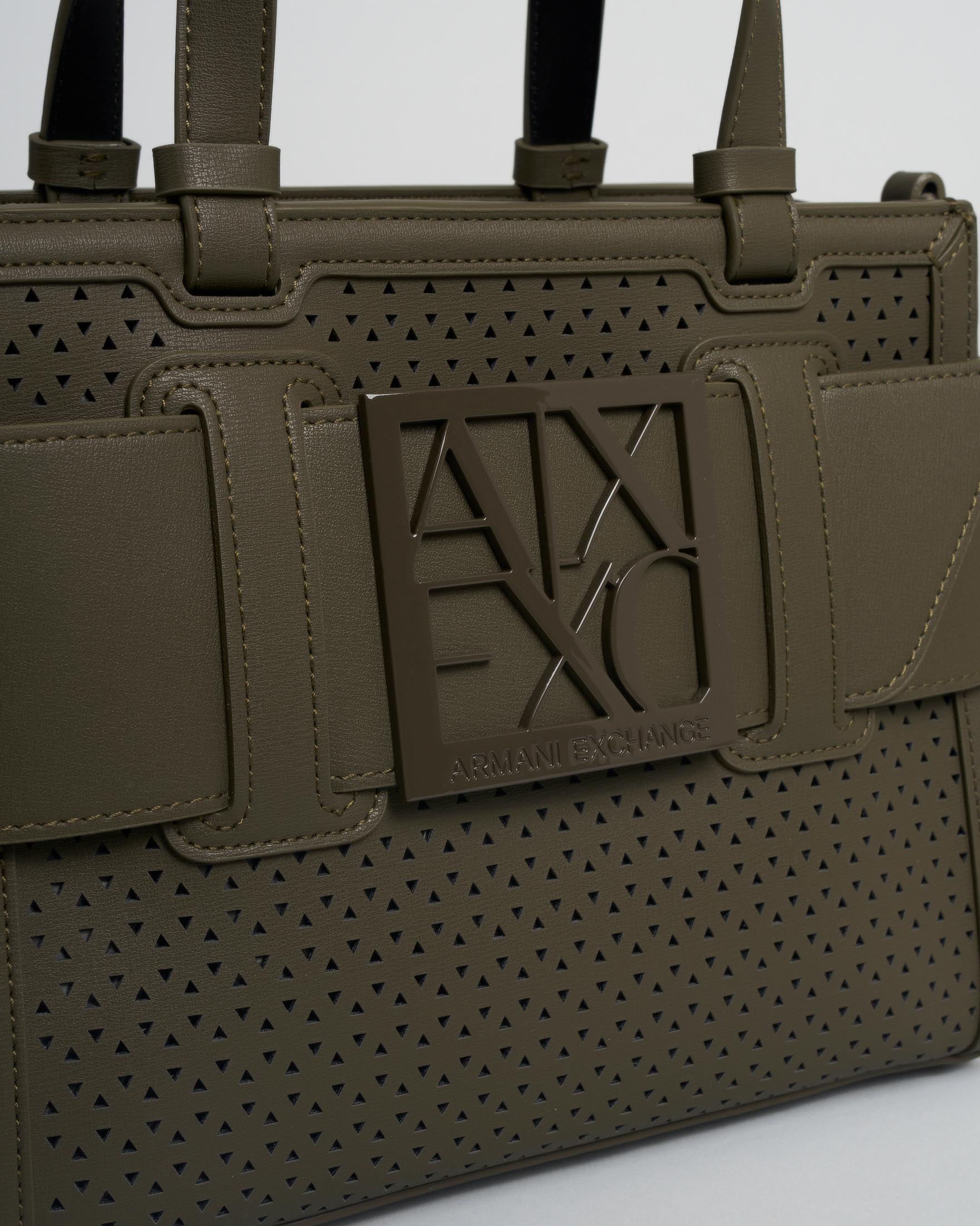 Borsa shopper piccola Armani Exchange verde militare in tessuto traforato con fascia logo image
