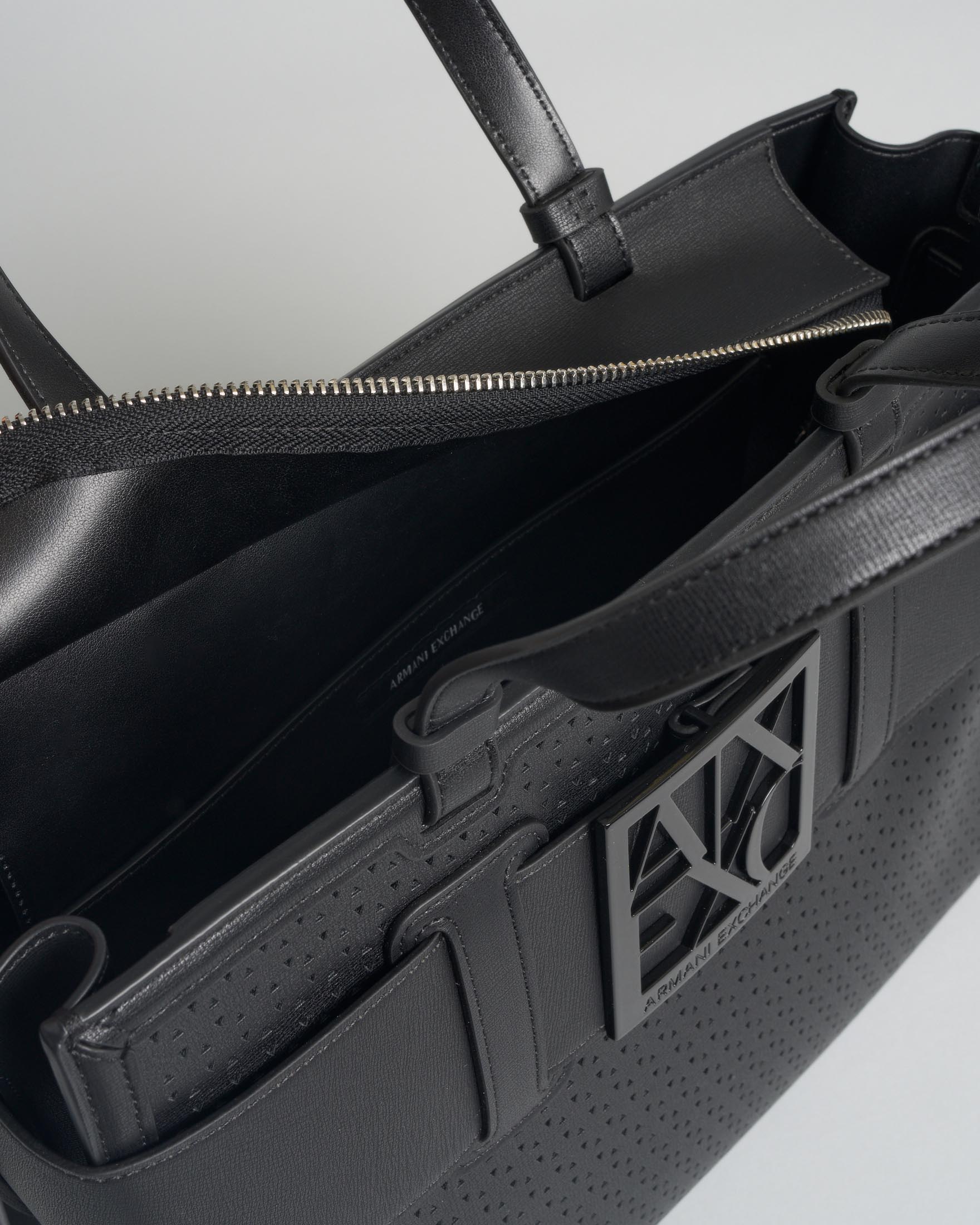 Borsa shopper Armani Exchange nera in similpelle con fascia logo image