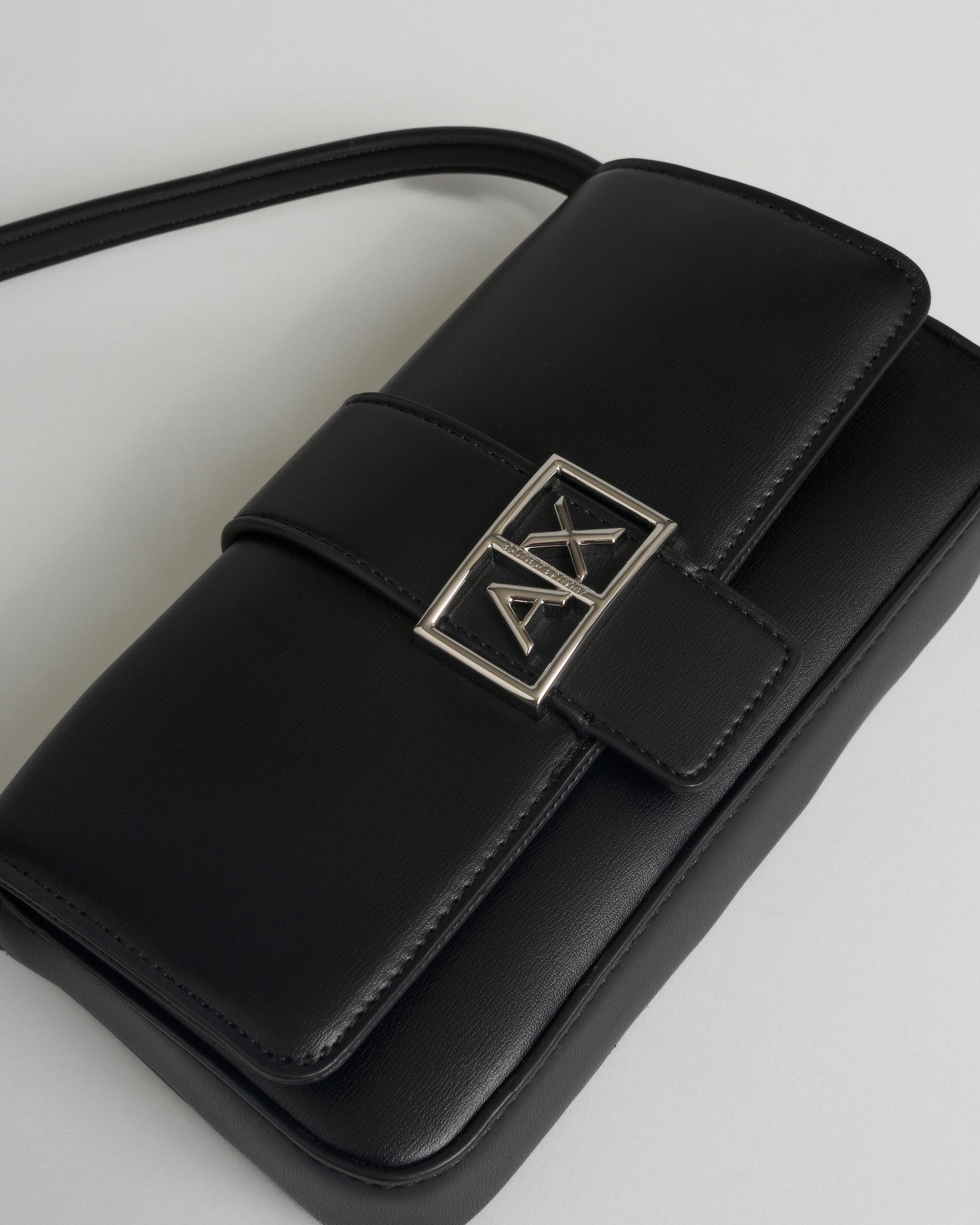 Portafoglio con tracolla a catena Armani Exchange nero con logo argentato image