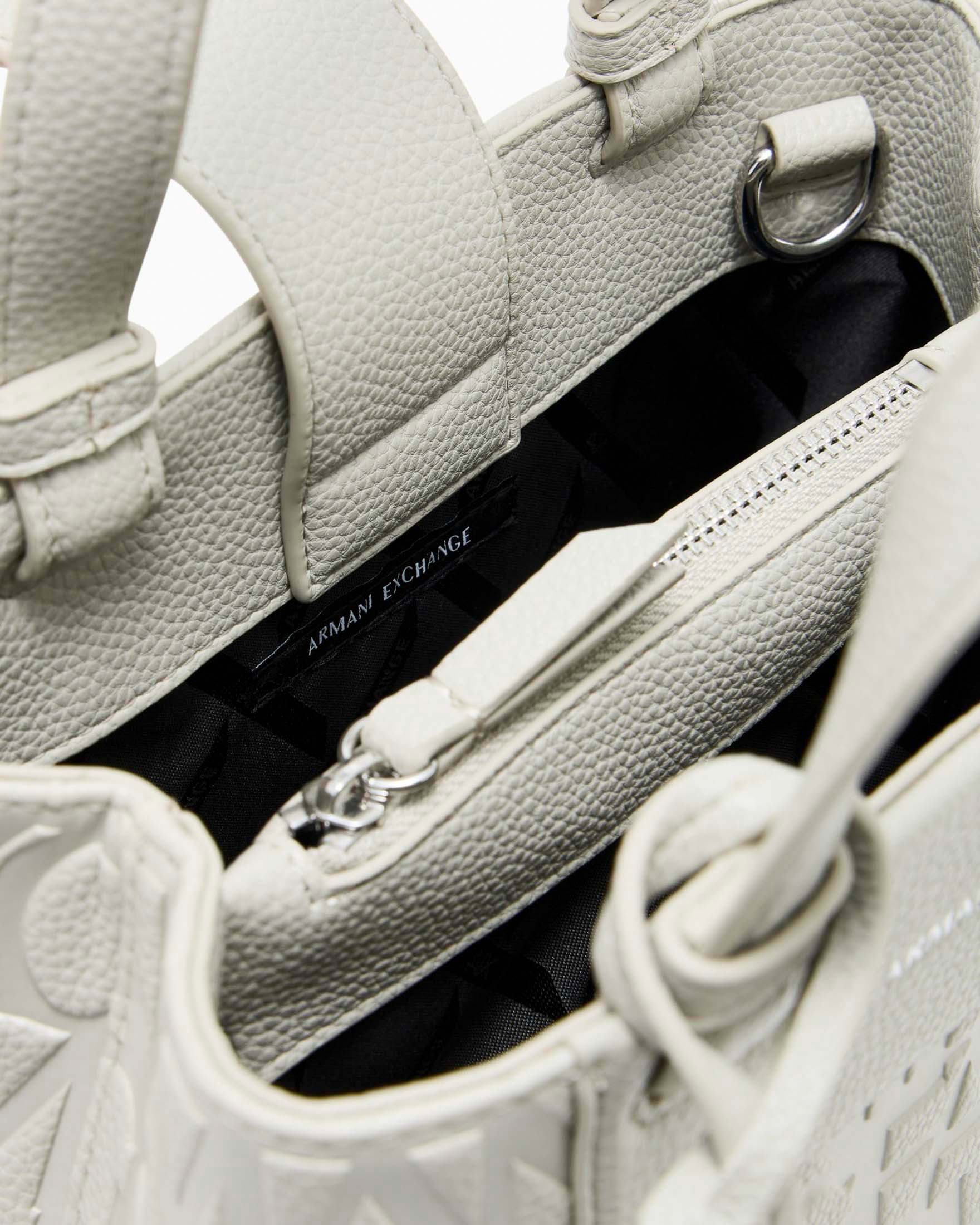 Borsa a mano Armani Exchange color gesso in similpelle con logo allover e charm image