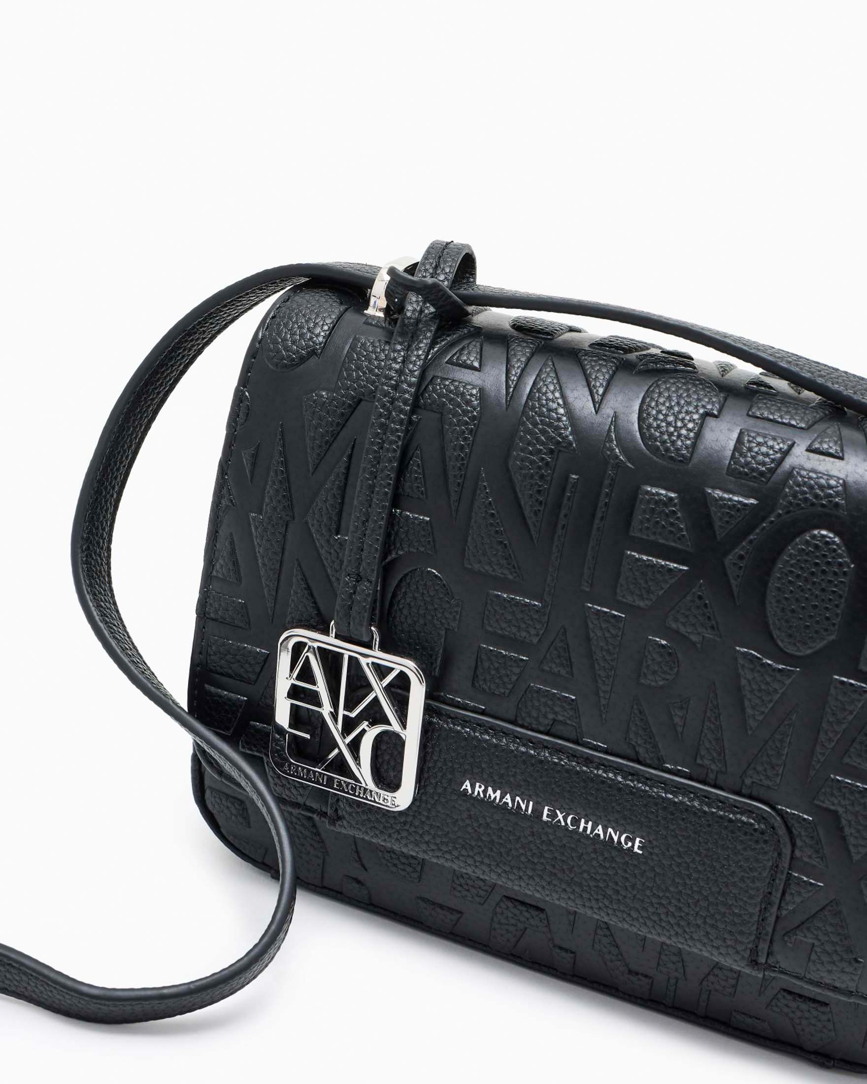Borsa a tracolla Armani Exchange nera in similpelle con logo all over goffrato e charm argento image