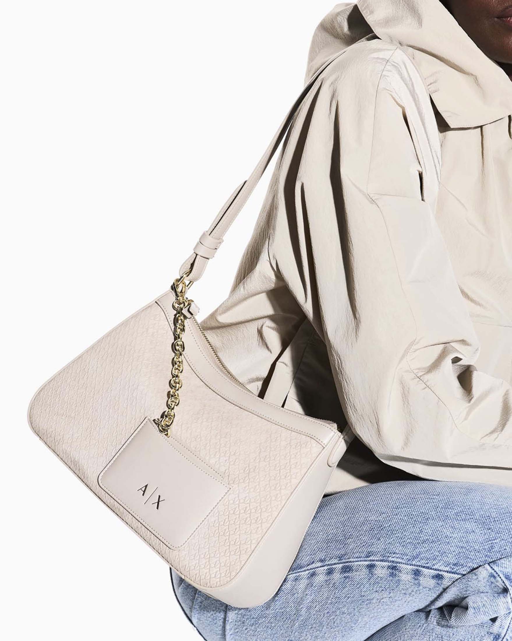 Borsa a spalla Armani Exchange color sabbia in similpelle con logo all over e tasca frontale