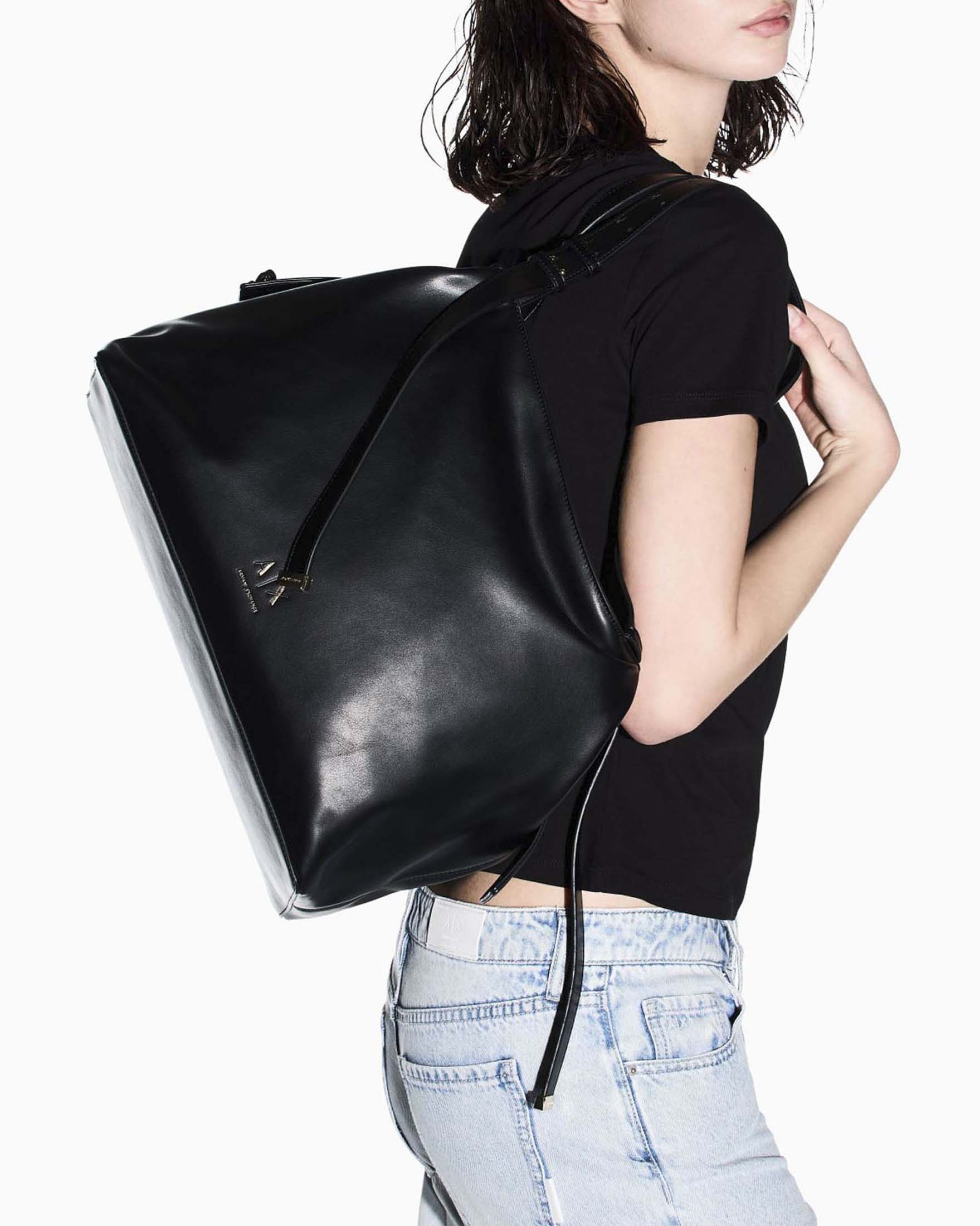 Borsa a spalla Armani Exchange nera con doppio manico e chiusura zip