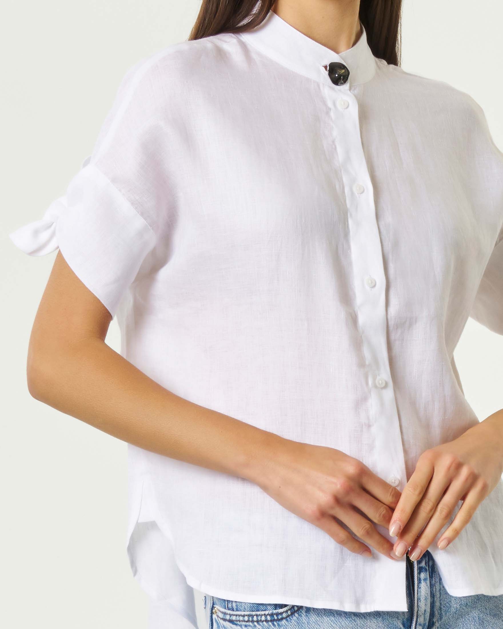  Camicia Armani Exchange bianca in lino con collo alla coreana