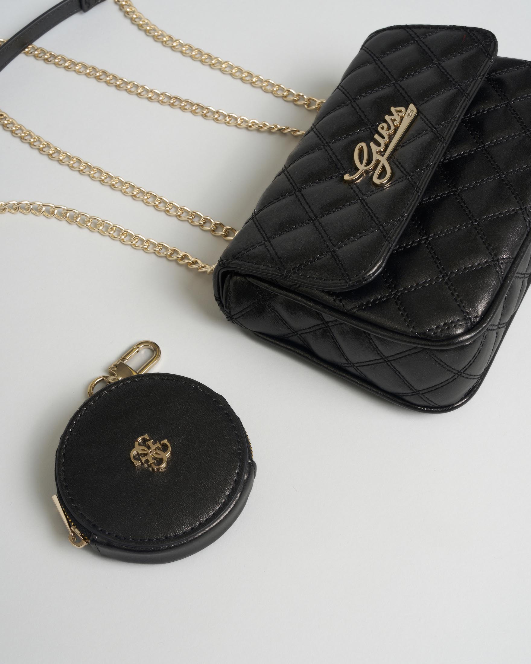 Borsa a tracolla Guess Kids nera in similpelle con portachiavi applicato
