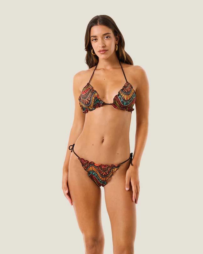 Bikini due pezzi stampa africana con top a triangolo e slip sgambato con laccetti e rouches