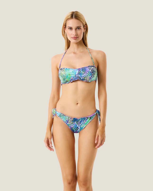 Bikini due pezzi animalier multicolor con top a fascia e slip brasiliana con laccetti
