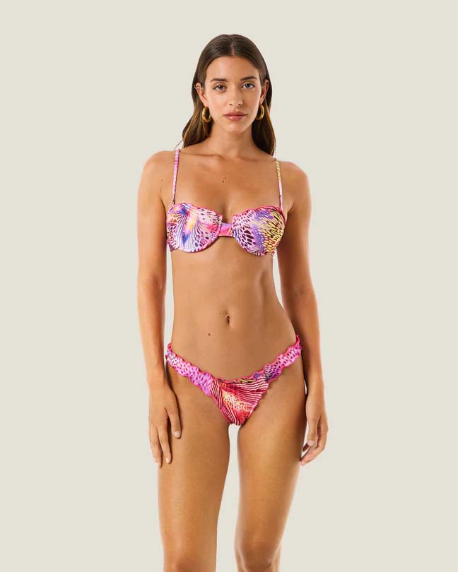 Bikini due pezzi fucsia stampa farfalla con top a balconcino e slip brasiliana con rouches