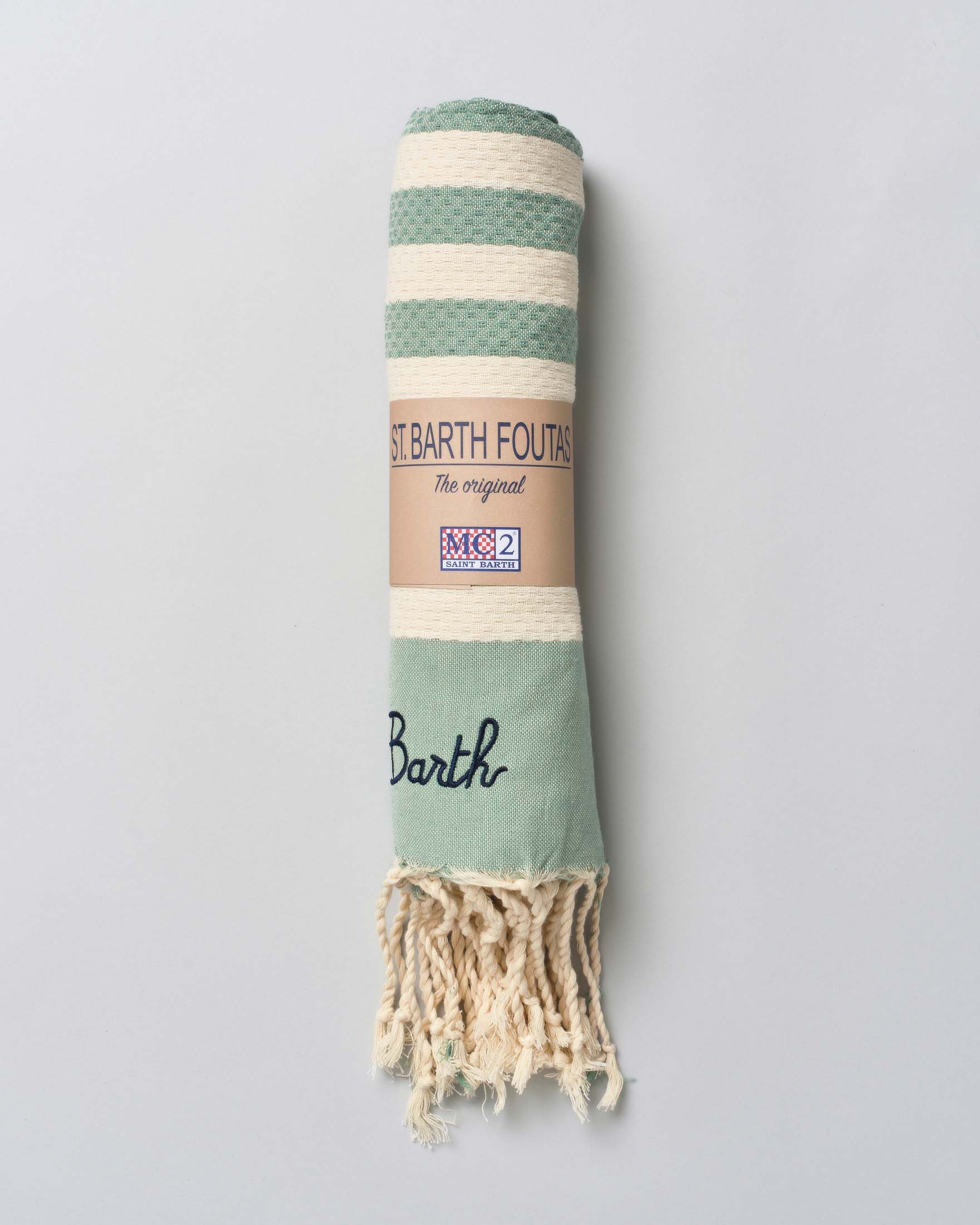 Telo mare MC2 Saint Barth verde salvia in cotone a righe beige con frange e scritta logo ricamata