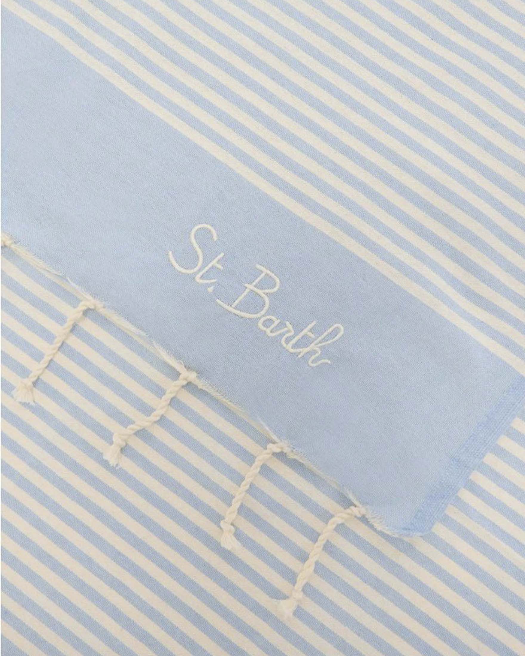 Telo mare MC2 Saint Barth a righe sottili azzurre e panna in cotone jacquard con frange e scritta logo image