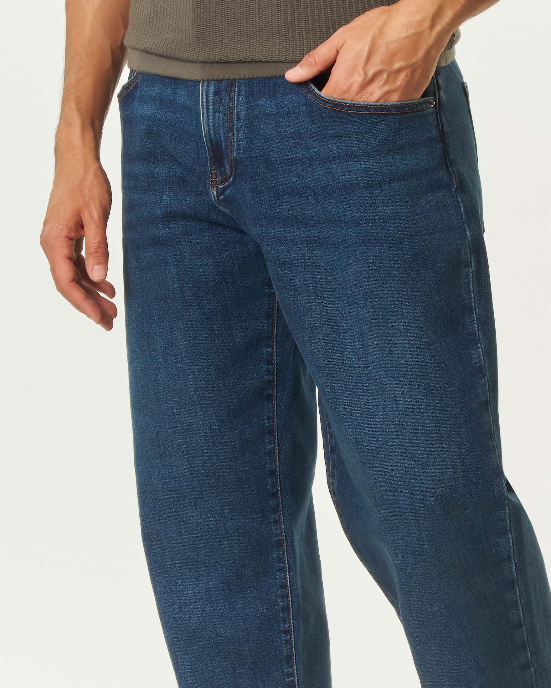 Jeans comfort-slim fit Armani Exchange lavaggio scuro in misto cotone elasticizzato image