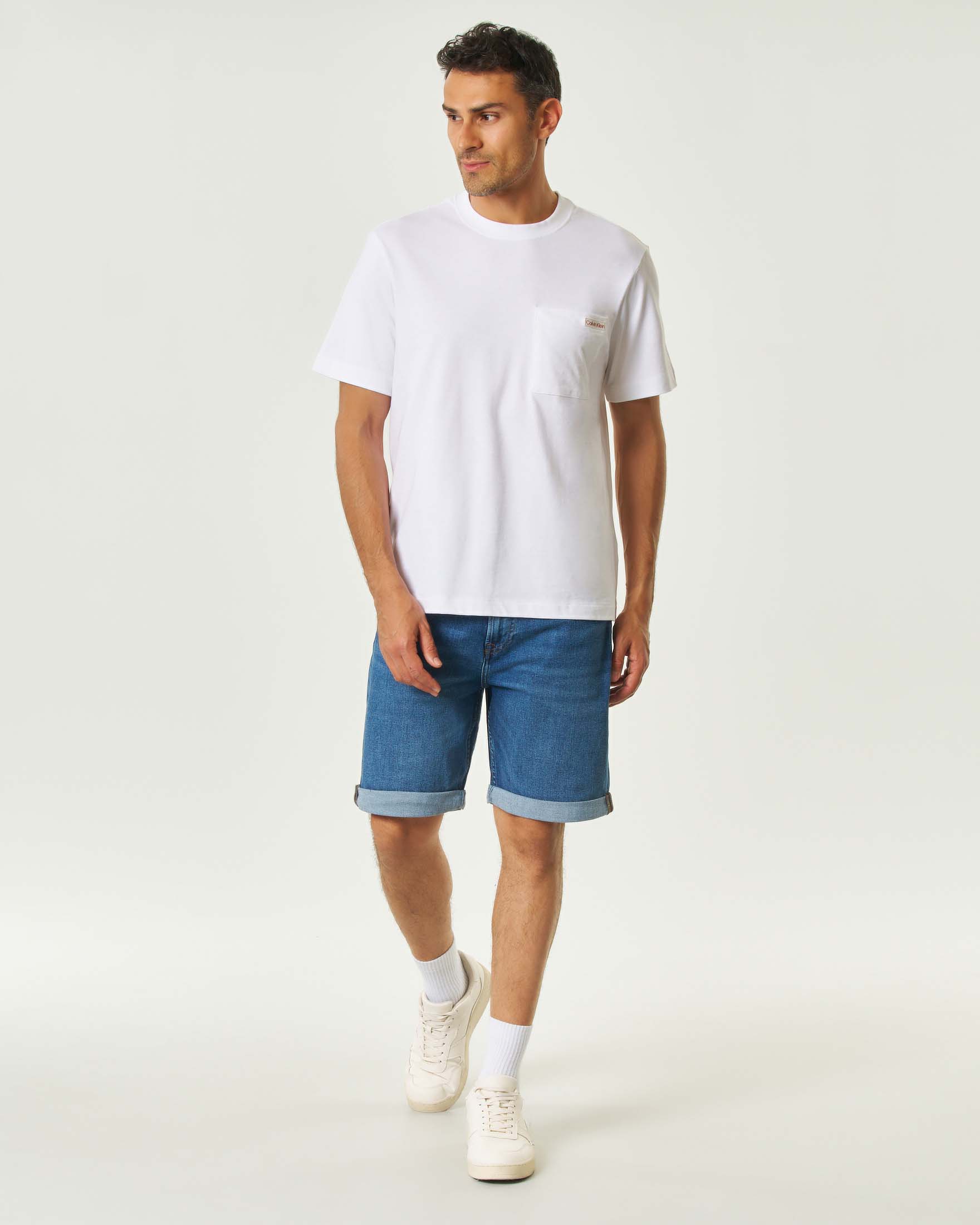 T-shirt bianca mezza manica Calvin Klein Jeans con taschino image
