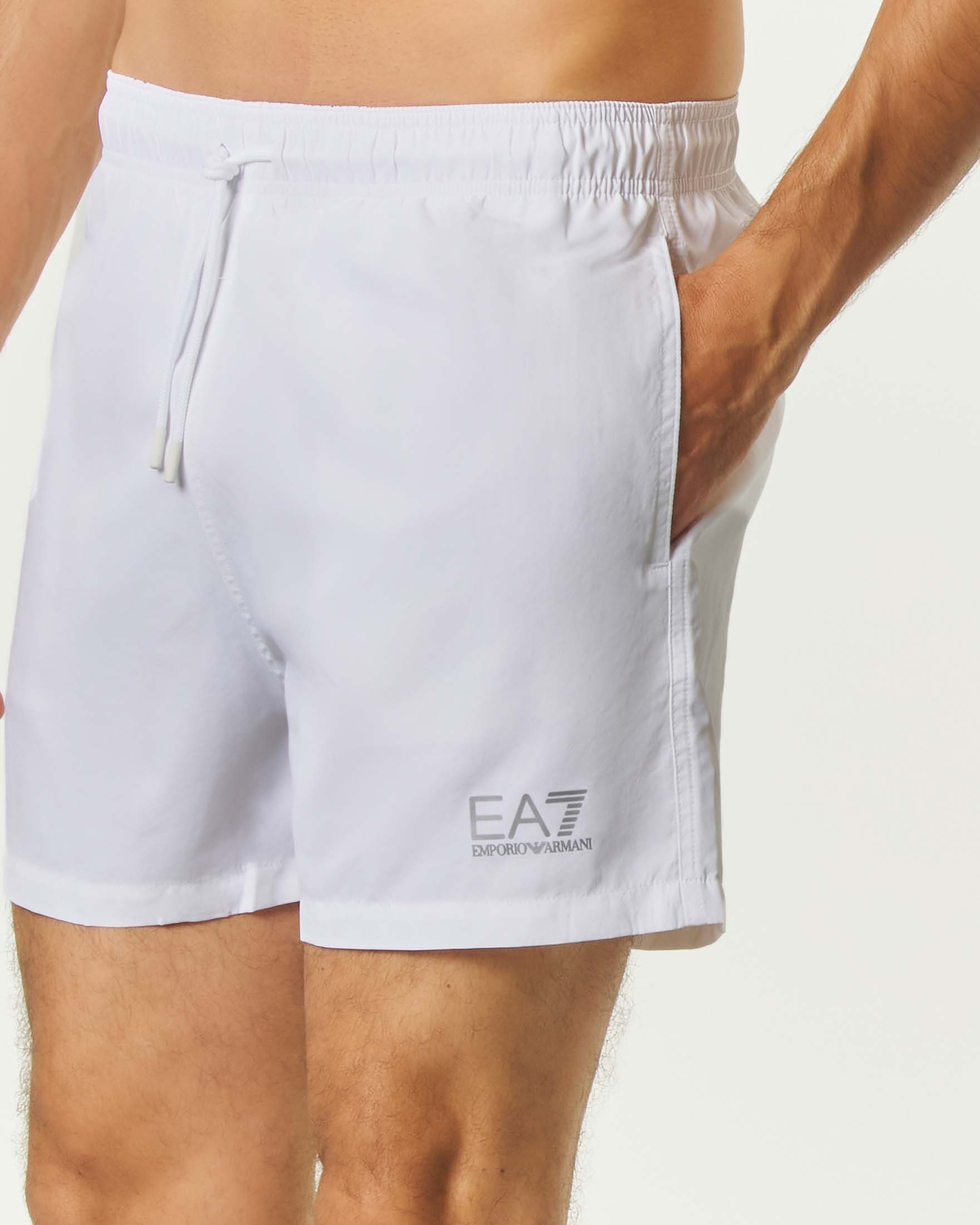 Boxer mare EA7 bianco con stampa logo piccolo a contrasto image