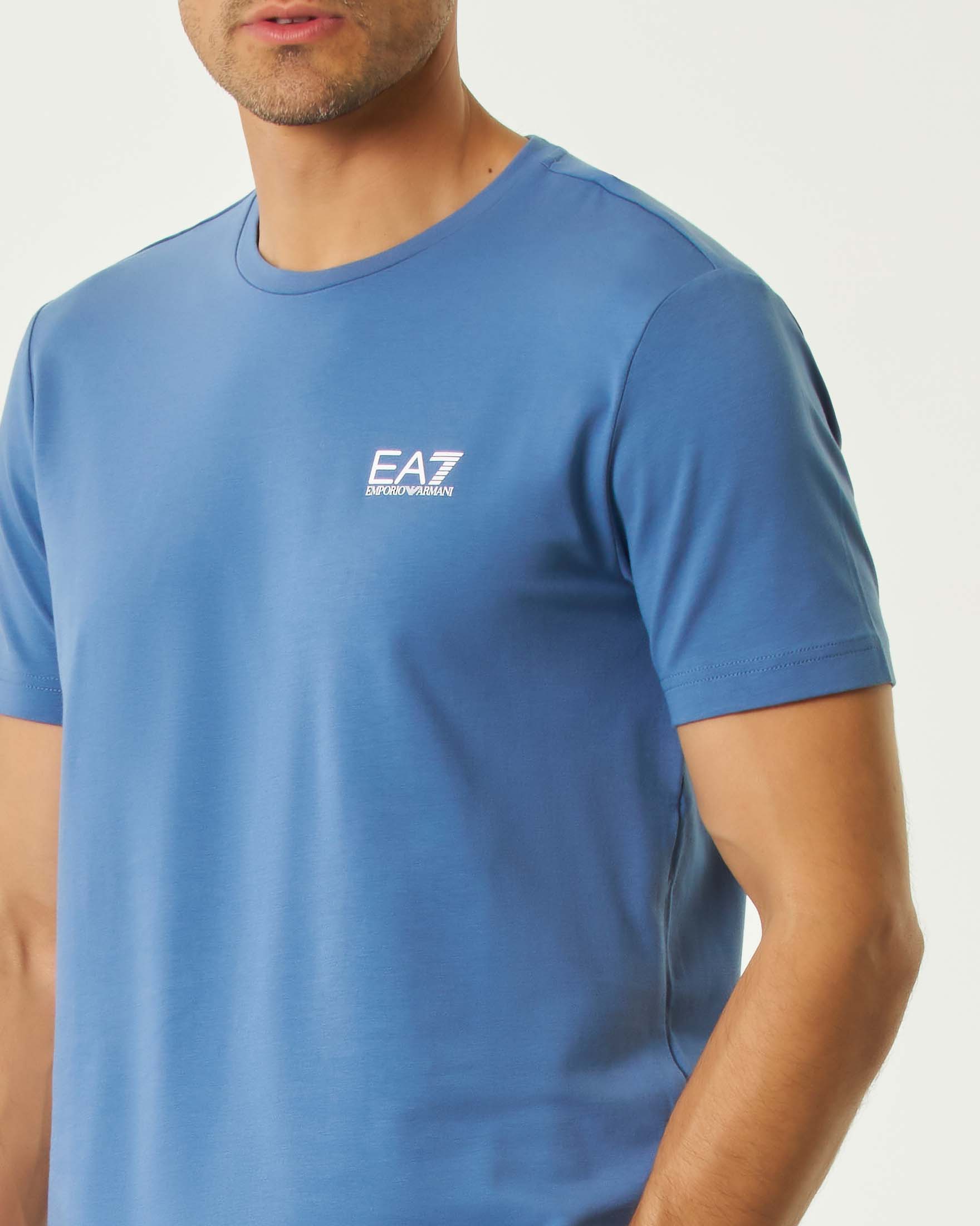 T-shirt EA7 celeste mezza manica in jersey di cotone stretch image