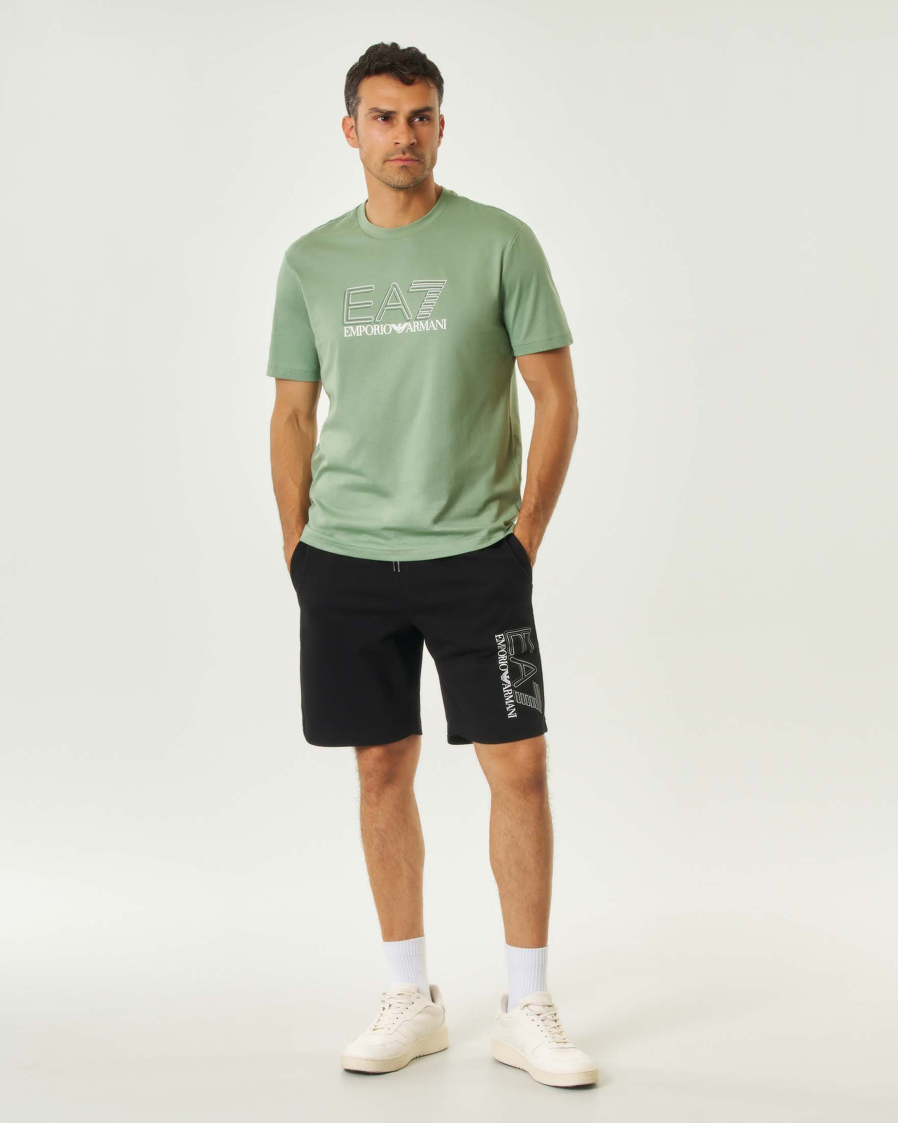 T-shirt EA7 verde salvia in cotone a maniche corte con stampa logo image