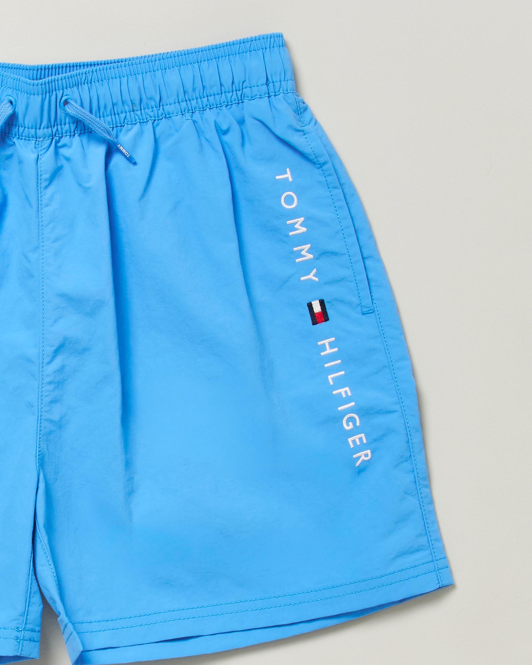 Boxer mare Tommy Hilfiger celeste con coulisse in vita e logo bianco image