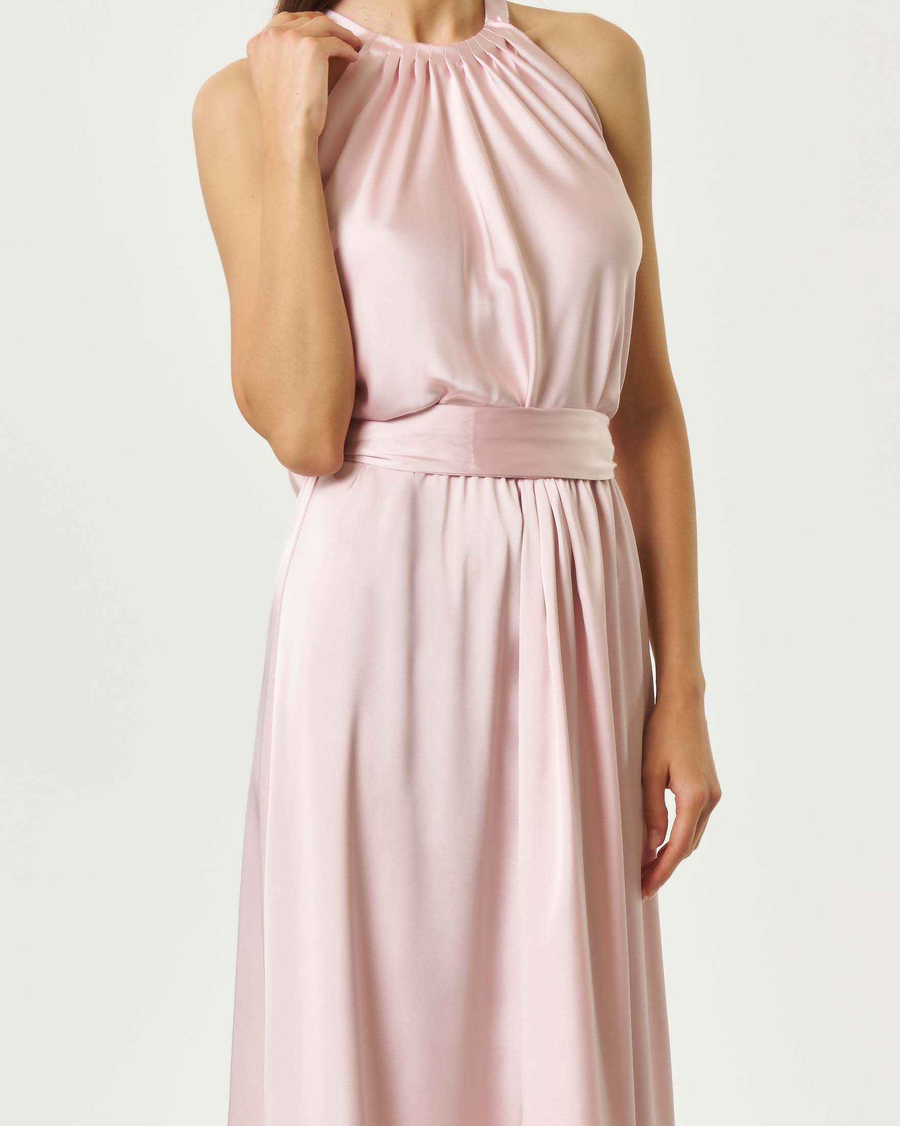 Abito lungo smanicato Emme Marella color cipria in raso stretch con scollo halter e cintura in vita image