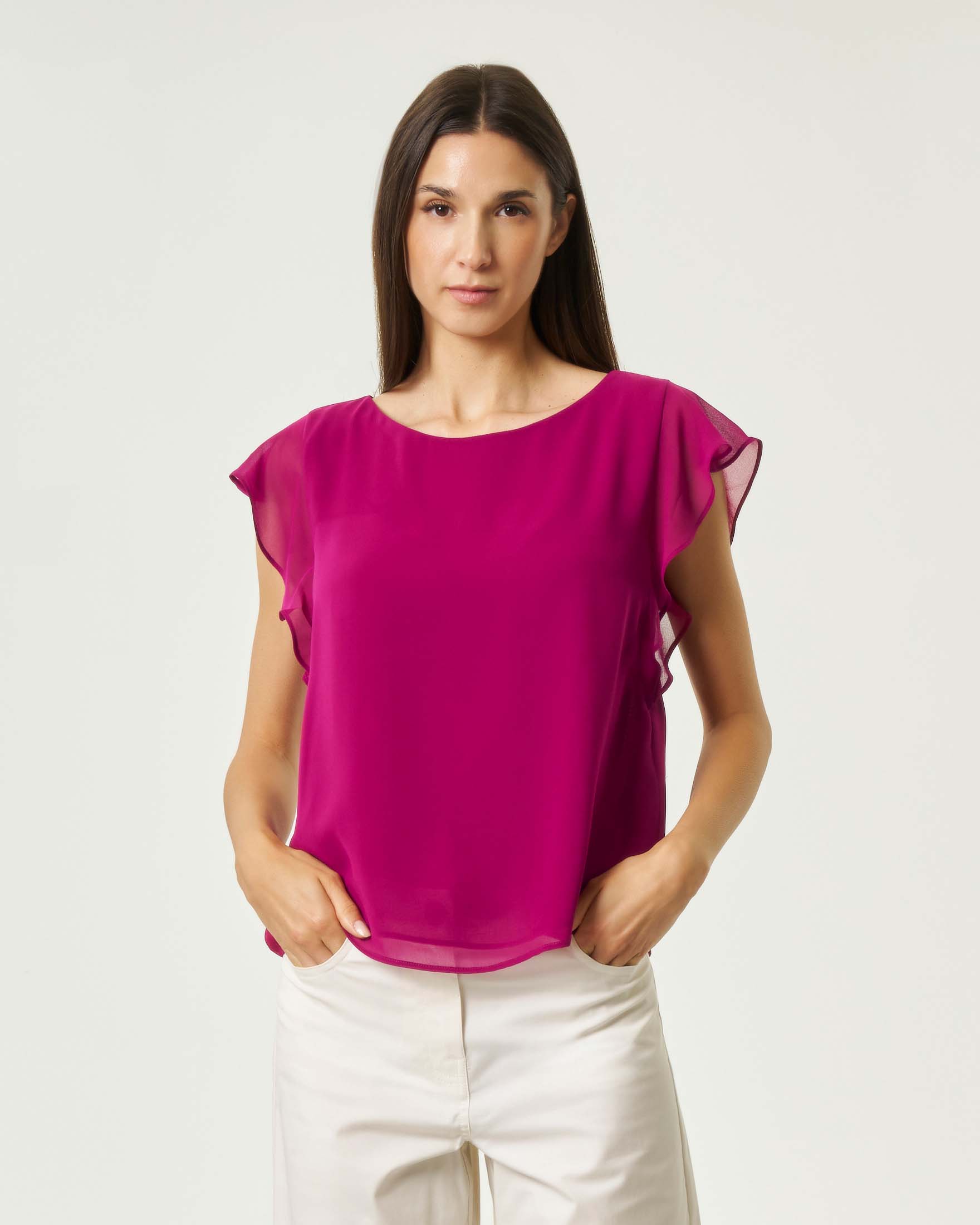Blusa Emme Marella ciclamino in georgette con maniche ad aletta con volant e scollo rotondo