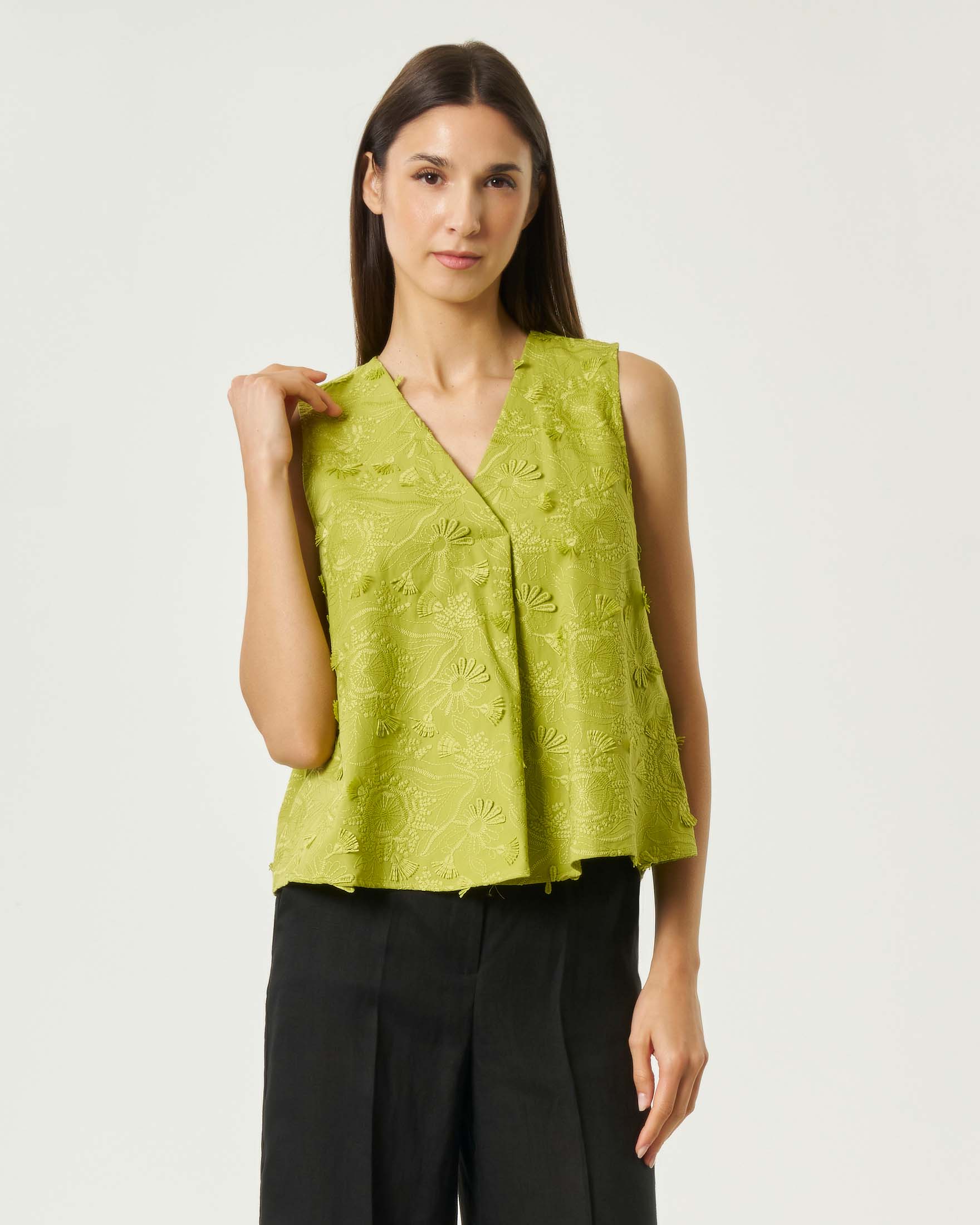 Blusa Emme Marella color lime smanicata in tessuto fil coupé di cotone con scollo a V