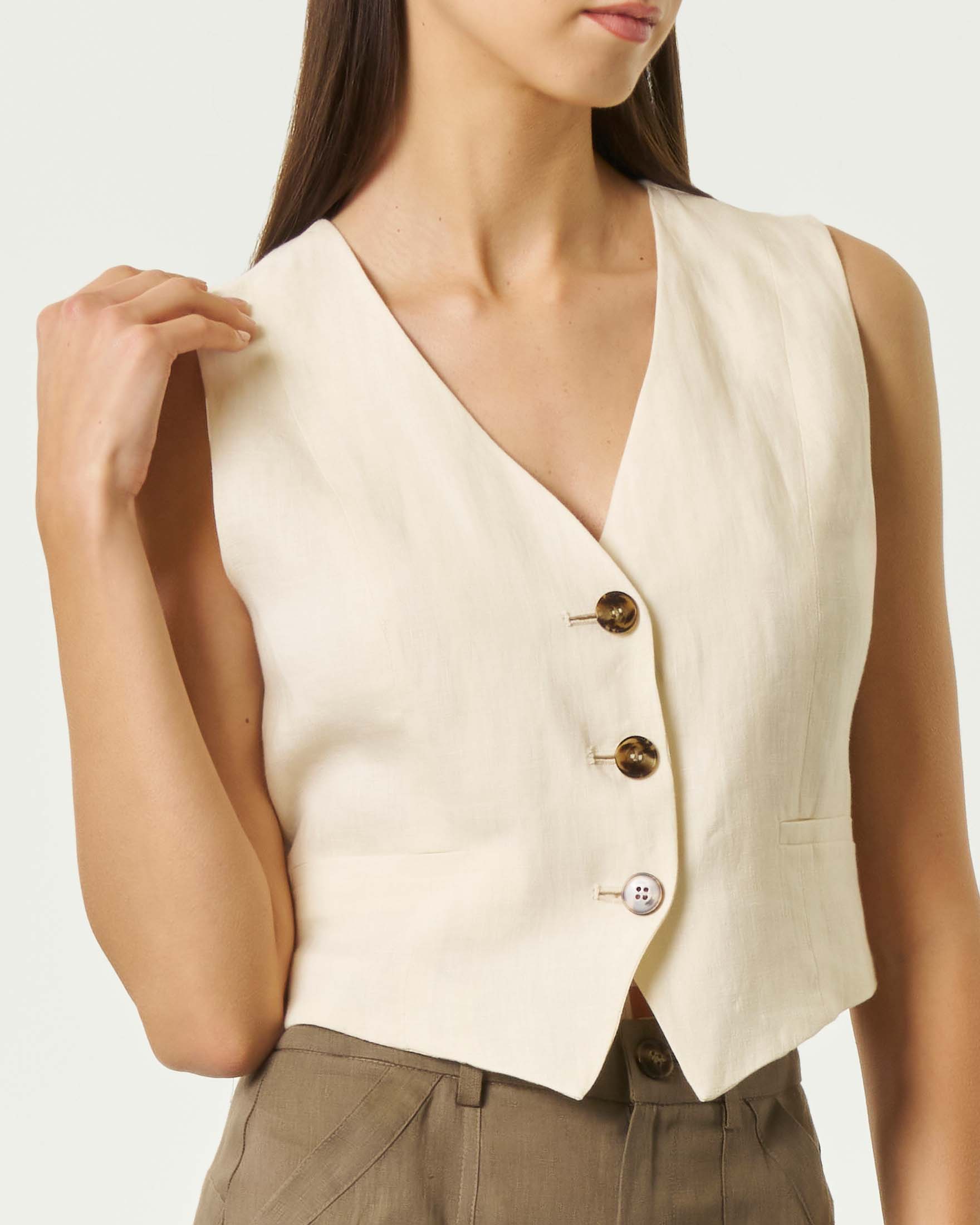 Gilet aderente Emme Marella écru in puro lino con scollo a V e bottoni