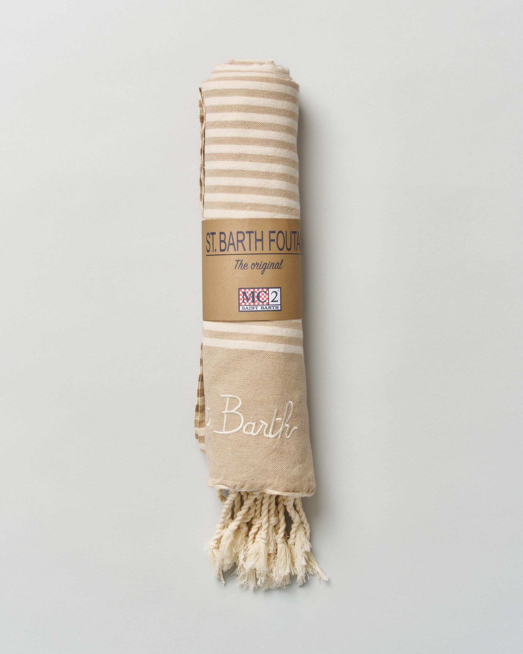 Telo mare foutas beige a righe sottili in cotone con frange e scritta logo ricamata