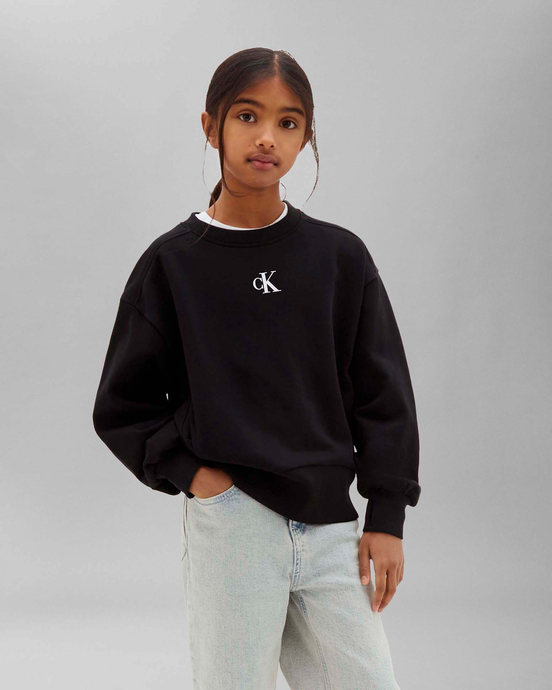 Felpa Calvin Klein nera in puro cotone con logo bianco
