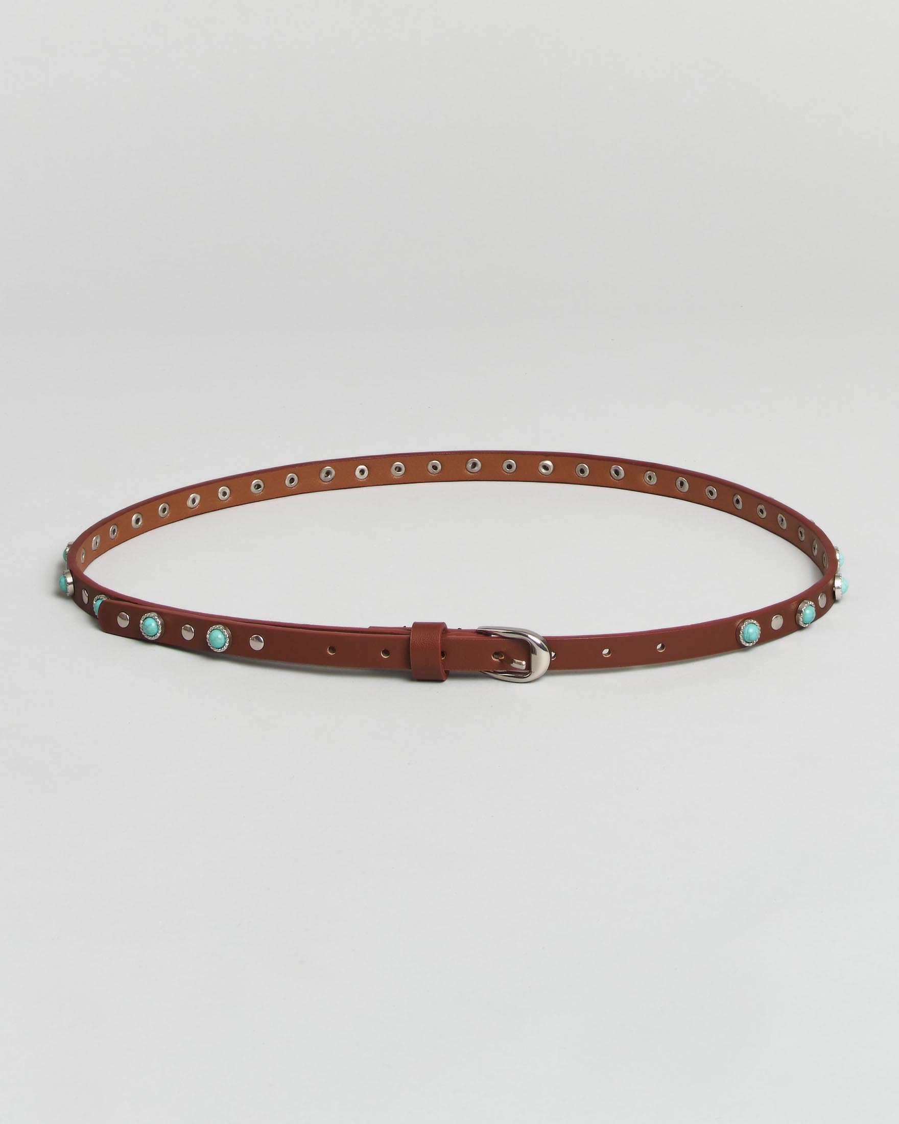 Cintura sottile Hlo! in pelle color cuoio con borchie argento e pietre turchesi