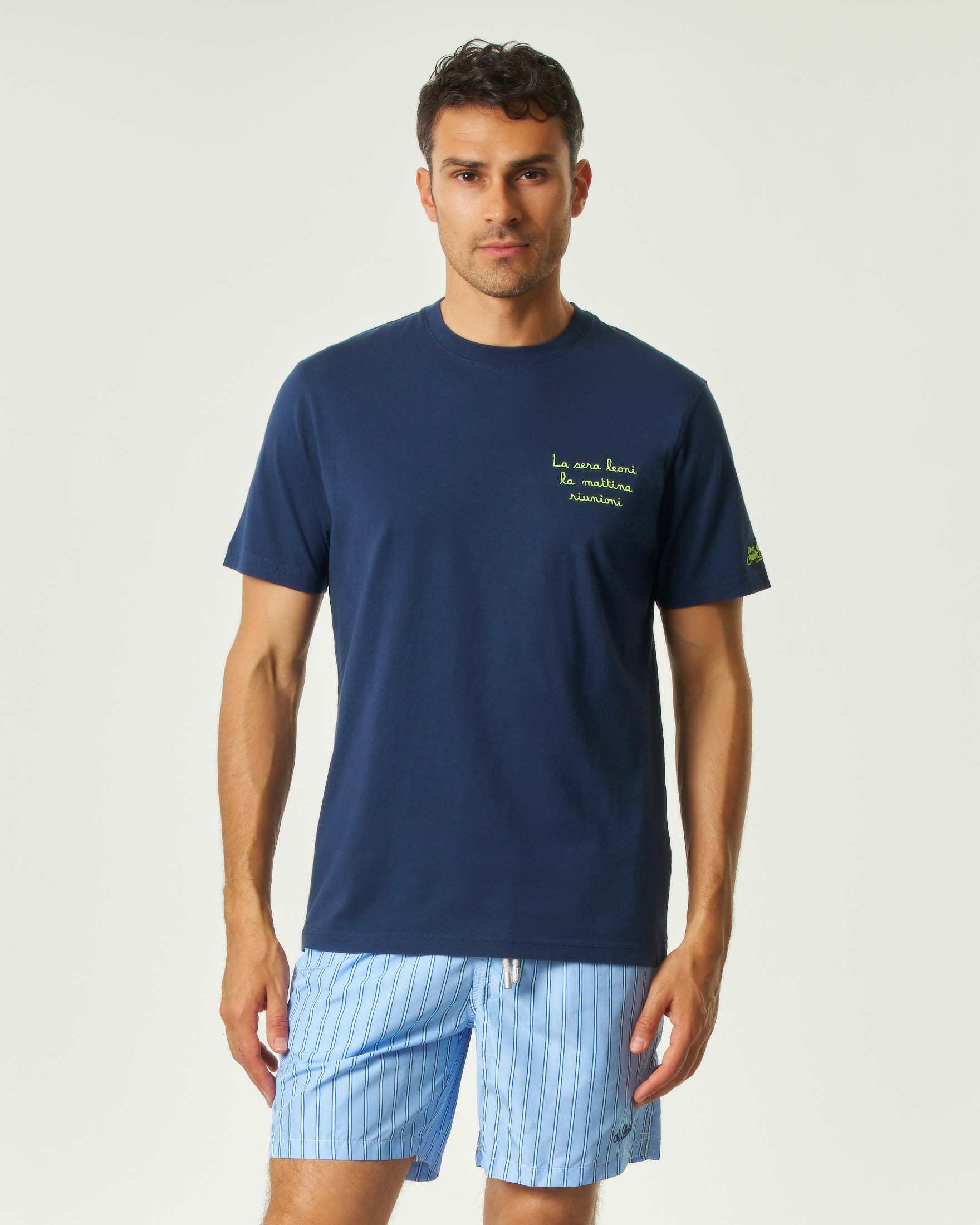 T-shirt MC2 Saint Barth blu mezza manica con ricamo La sera leoni la mattina riunioni sul petto