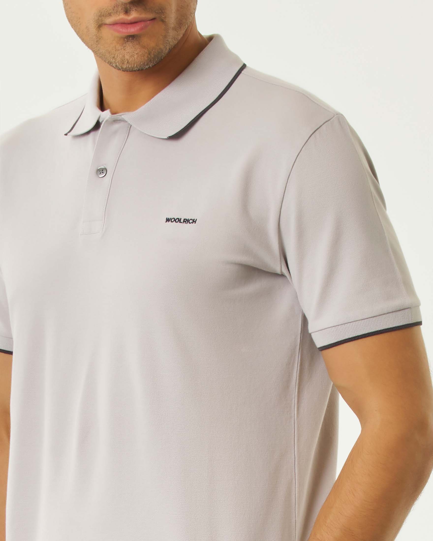 Polo Monterey Woolrich grigio chiaro in piquè di cotone stretch con bordino blu image