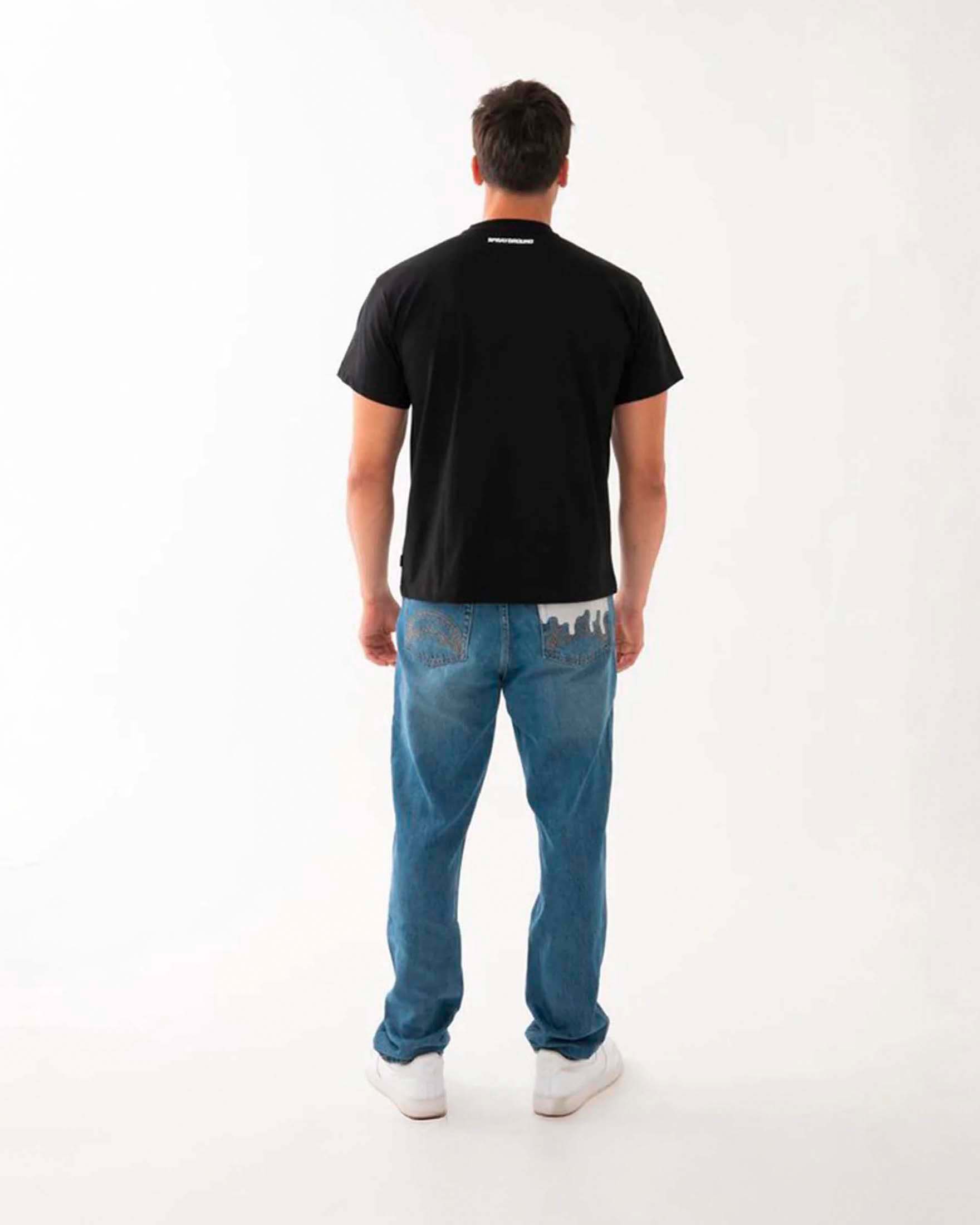 T-shirt nera Sprayground con fauci di squalo porta logo ripetuto ricamate in rilievo image