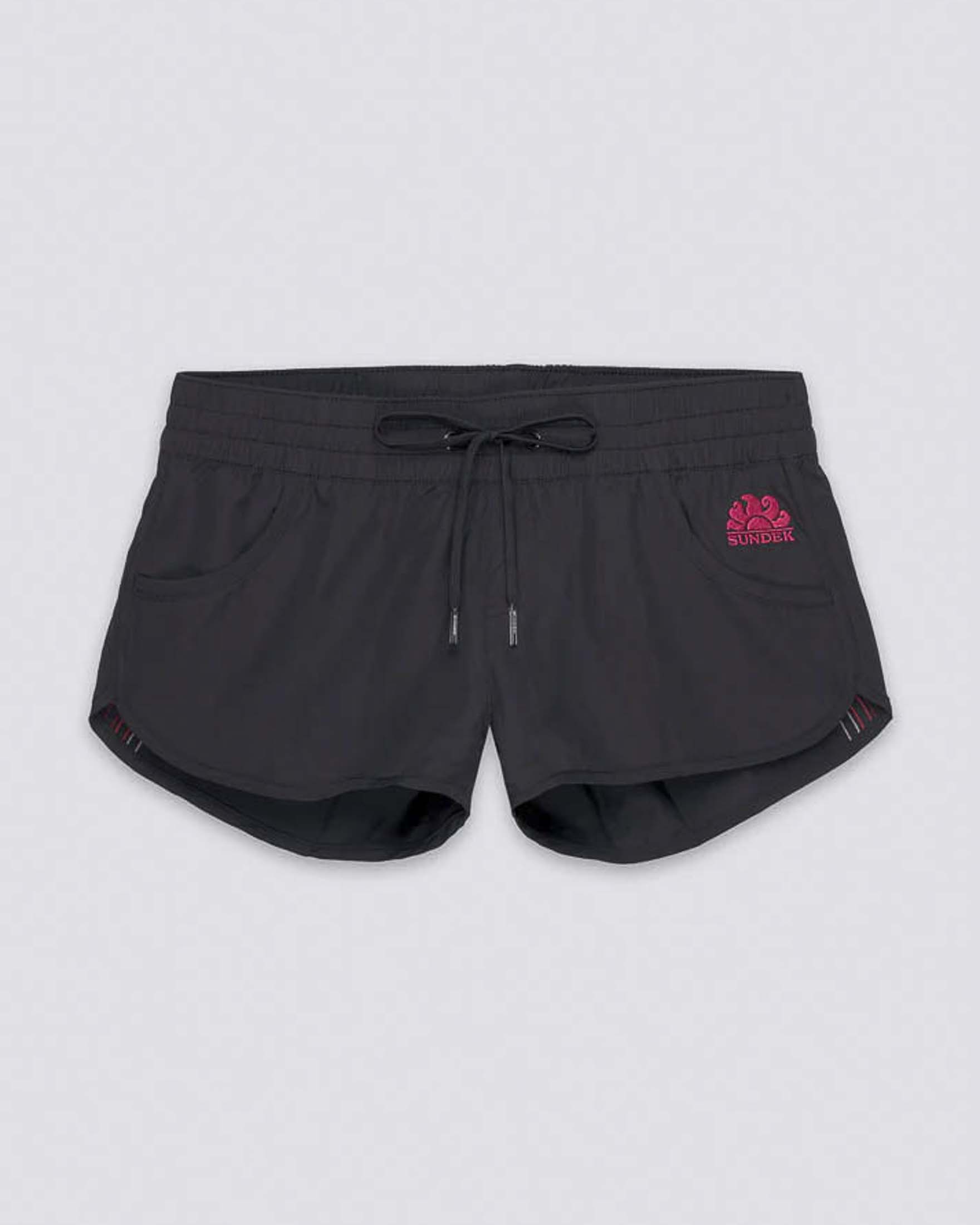Pantaloncino mare corto Sundek nero dotato di coulisse e tasche con disegno arcobaleno