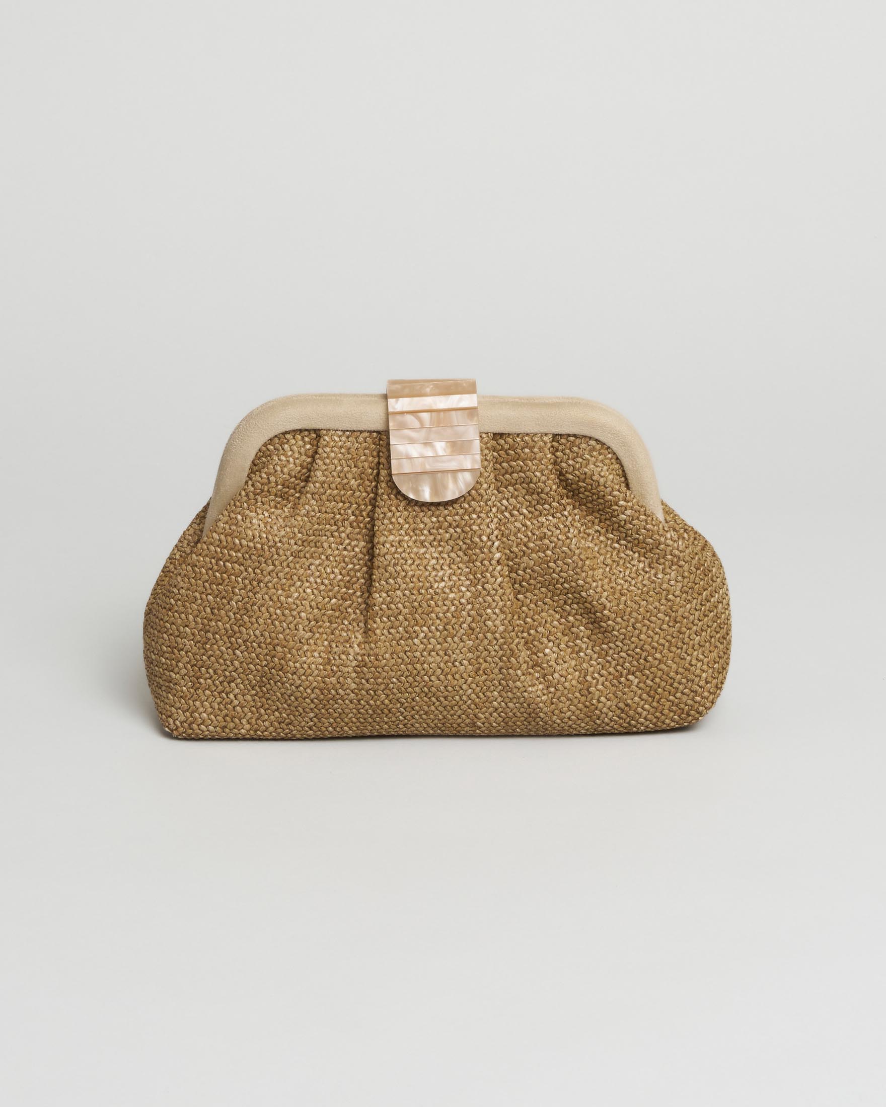 Borsa a mano Anna Cecere color caffè in raffia con chiusura in osso