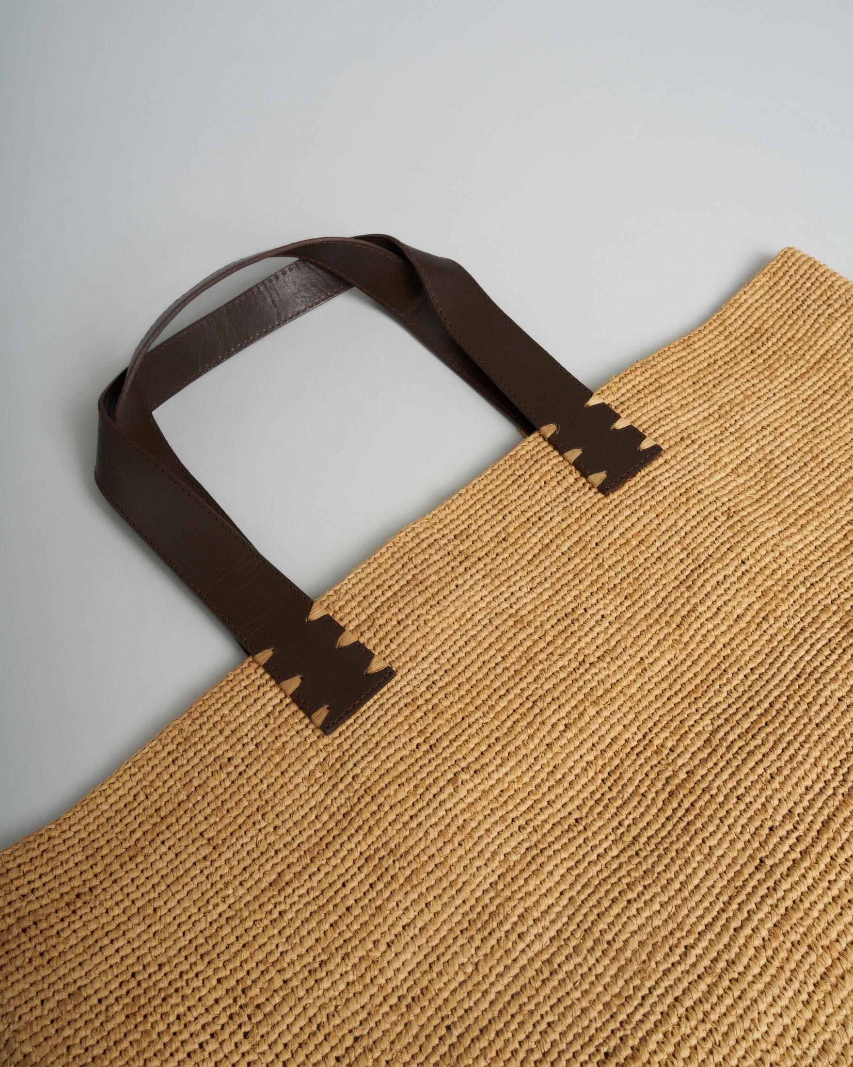 Shopper Bag grande Sovani in rafia naturale con manici in pelle image