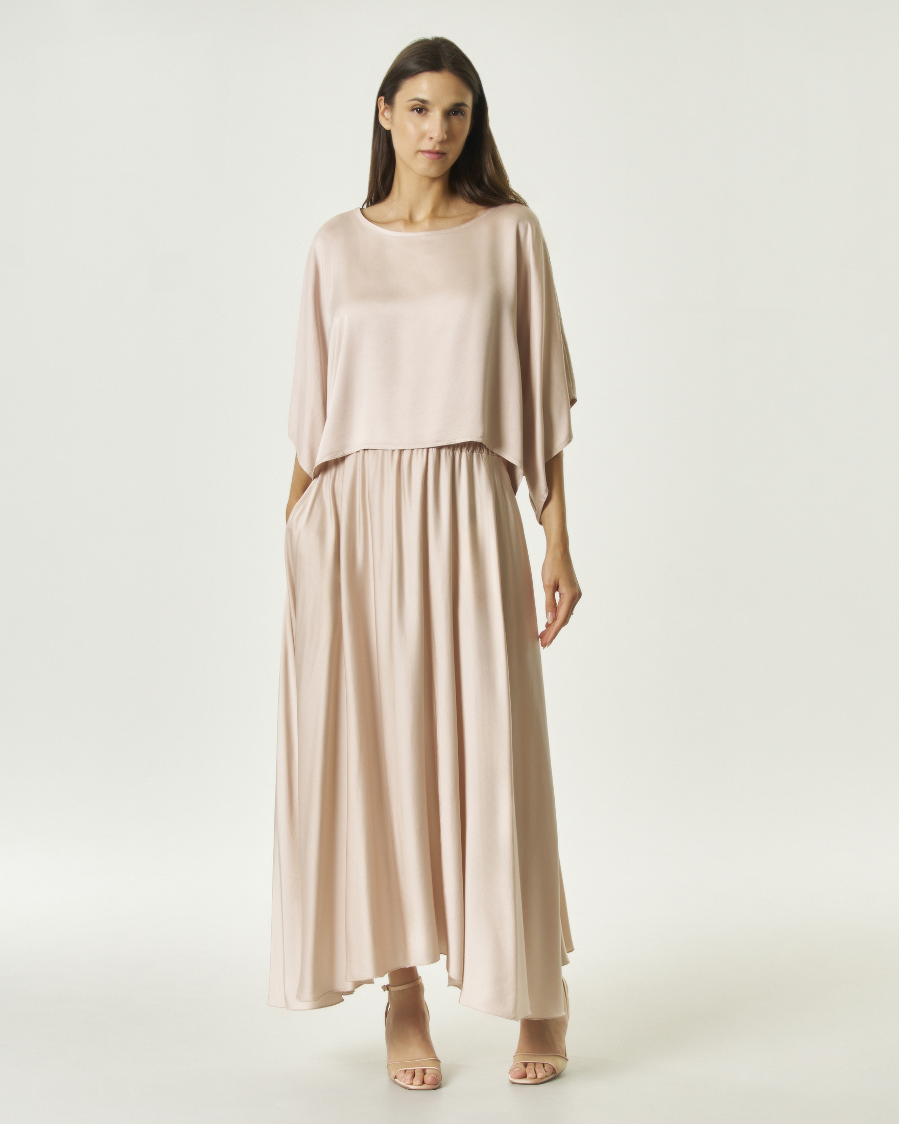 Blusa cropped Hlo! cipria in raso di viscosa con maniche a tre quarti e scollo rotondo image