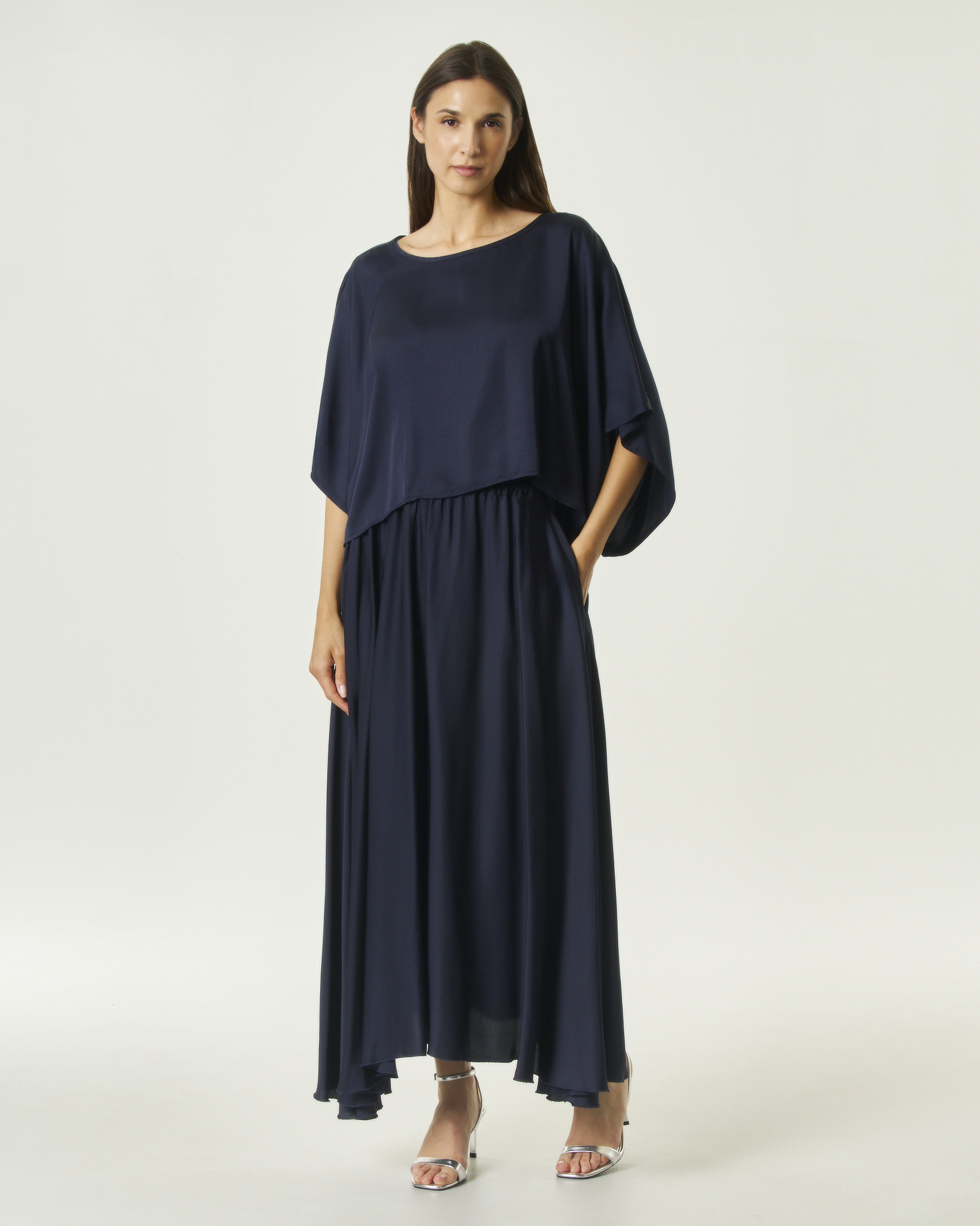 Blusa cropped Hlo! blu in raso di viscosa con maniche a tre quarti e scollo rotondo image