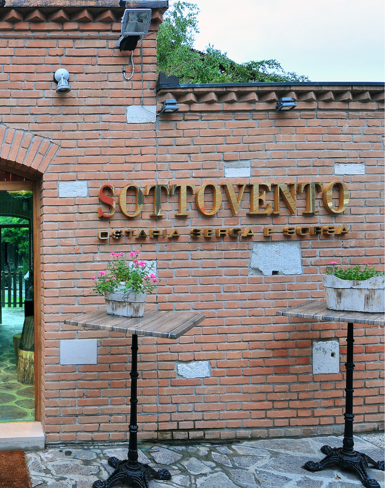 locanda sottovento a Murano con pavimenti in legno realizzati da MFdesign