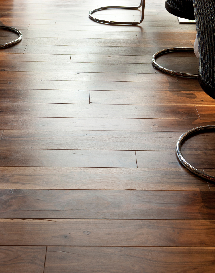 parquet per ristorante in legno di acacia antica