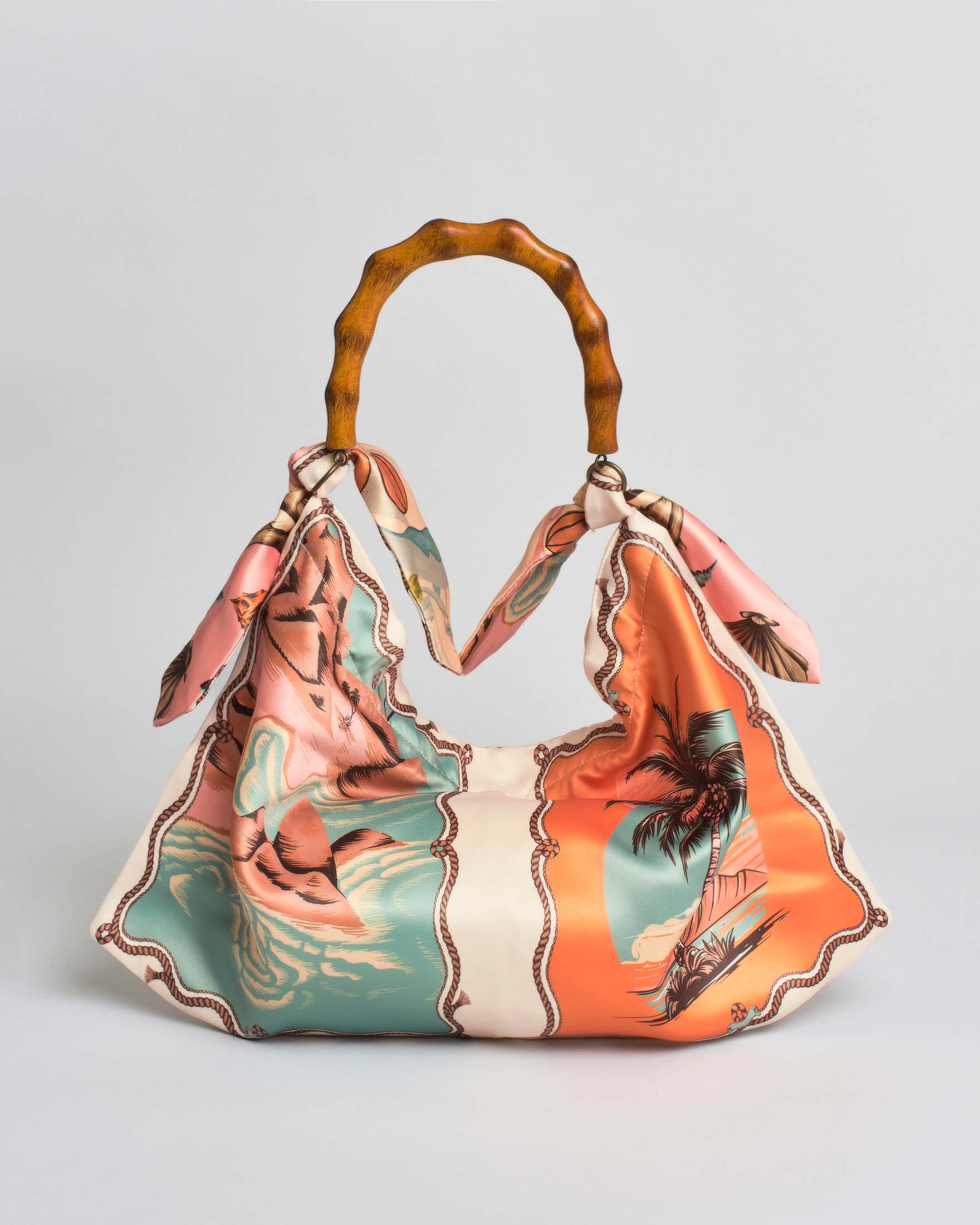 Borsa a spalla Hlo! multicolor in raso a stampa esotica con manico in bambù