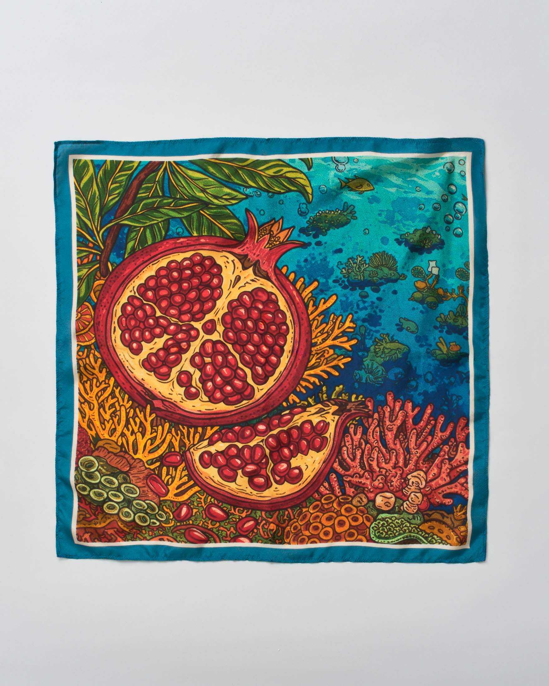 Foulard Pandori Waraich azzurro in pura seta con stampa marina e melograno