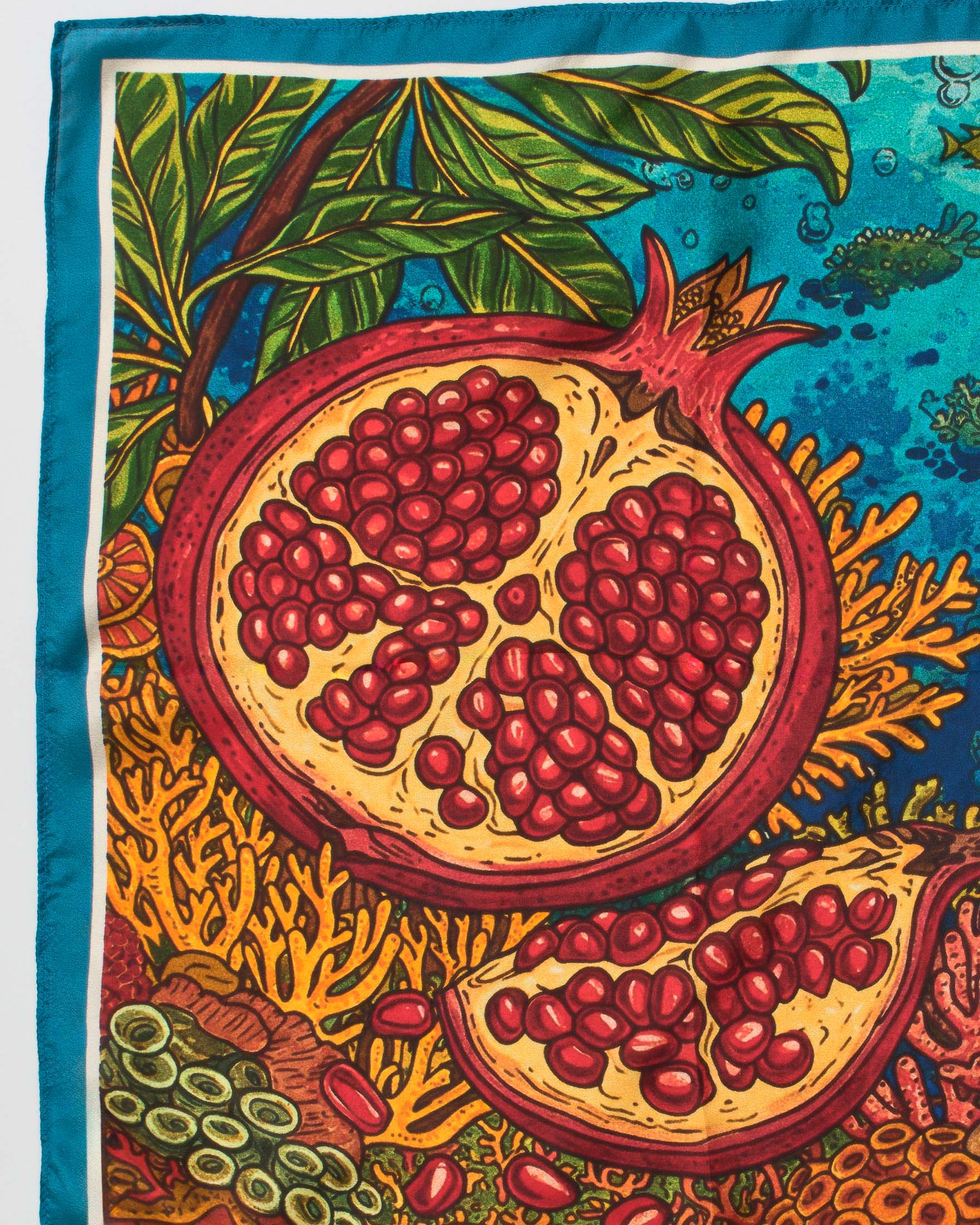 Foulard Pandori Waraich azzurro in pura seta con stampa marina e melograno image