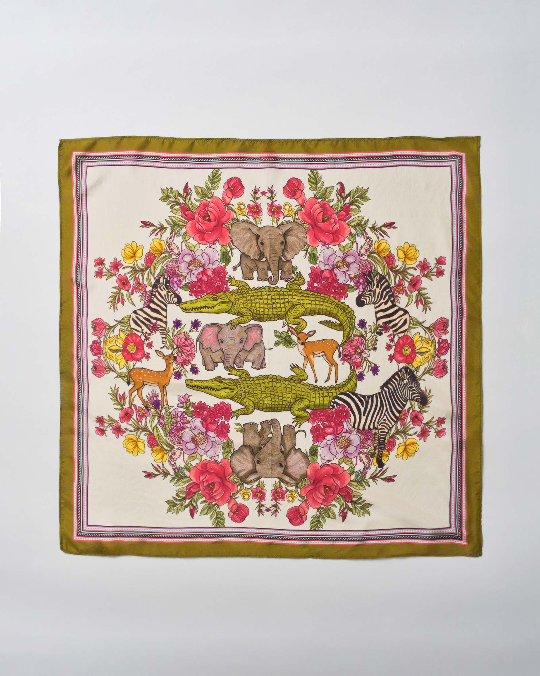 Foulard Pandori Waraich bianco in pura seta con animali esotici e fiori colorati