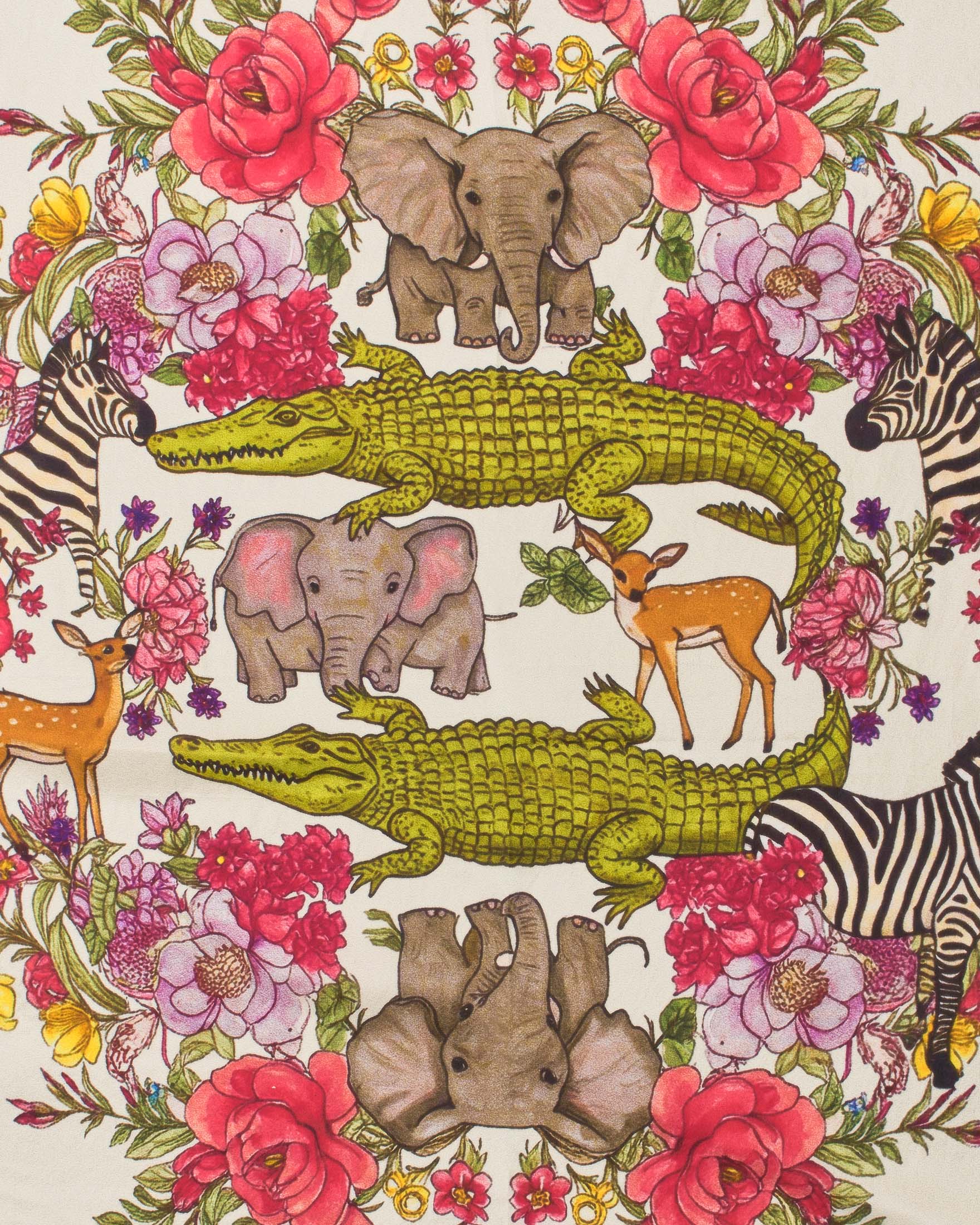 Foulard Pandori Waraich bianco in pura seta con animali esotici e fiori colorati image