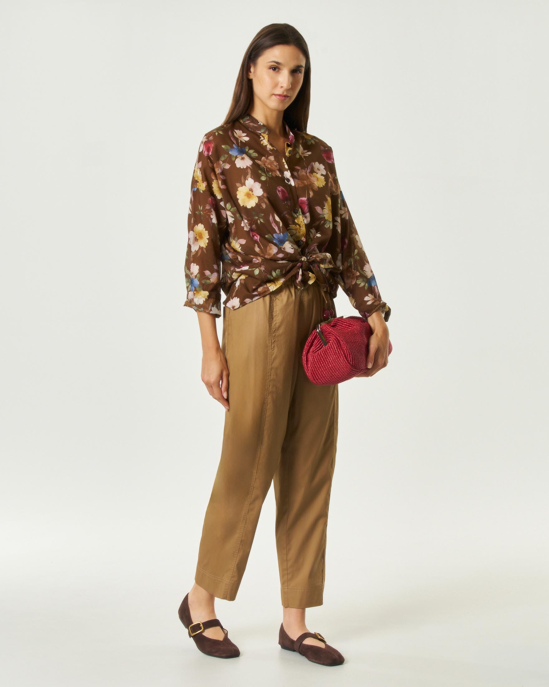 Camicia Hlo! marrone in cotone con fantasia floreale multicolor e nodo in vita image