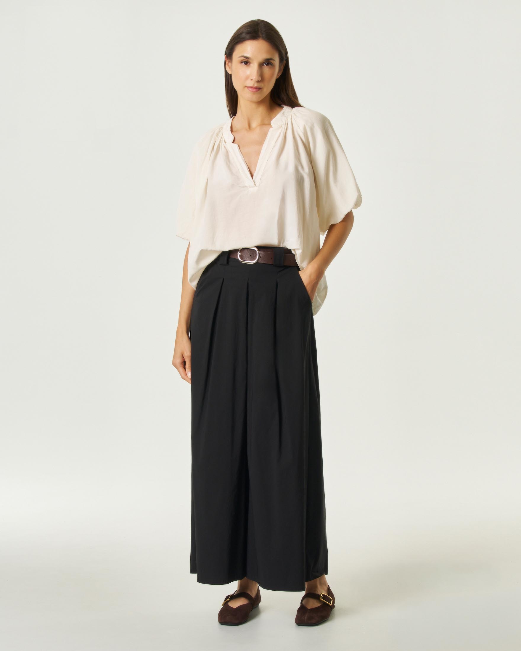 Blusa Hlo! color panna in misto cotone e seta con scollo a V e maniche raglan a sbuffo image