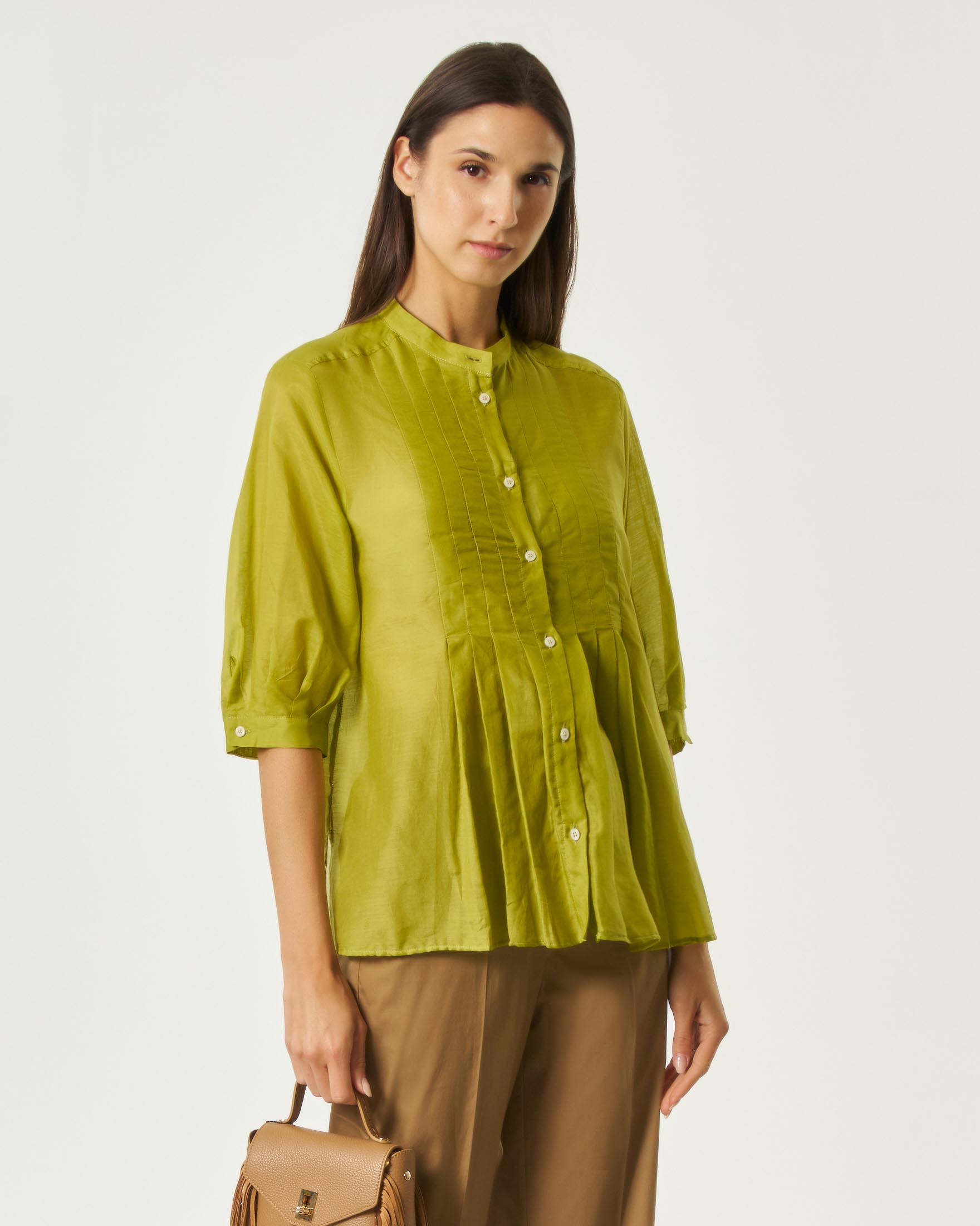 Emme Marella — Blusa Emme Marella color lime in mussola di cotone e seta con pieghe frontali