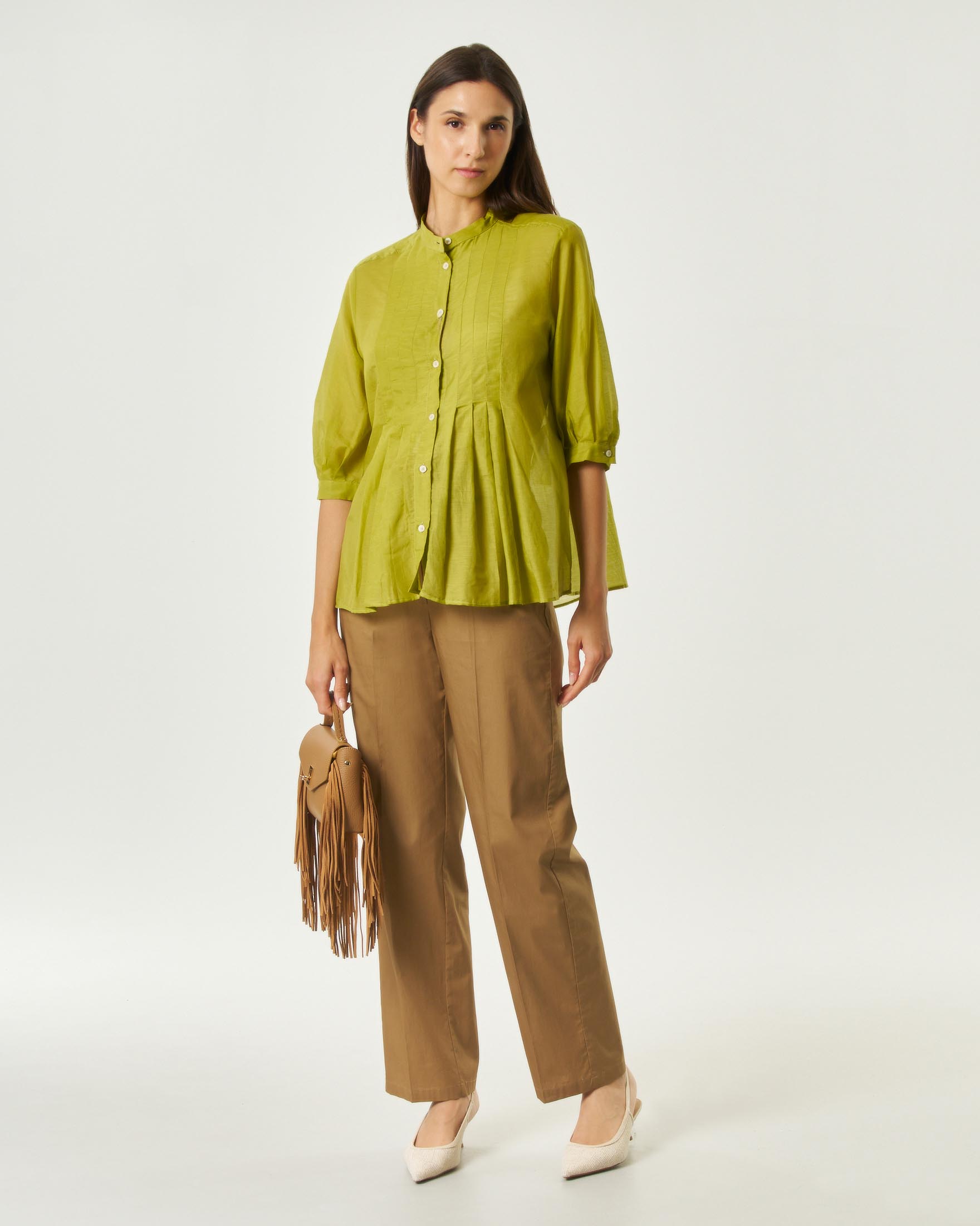 Blusa Emme Marella color lime in mussola di cotone e seta con pieghe frontali image